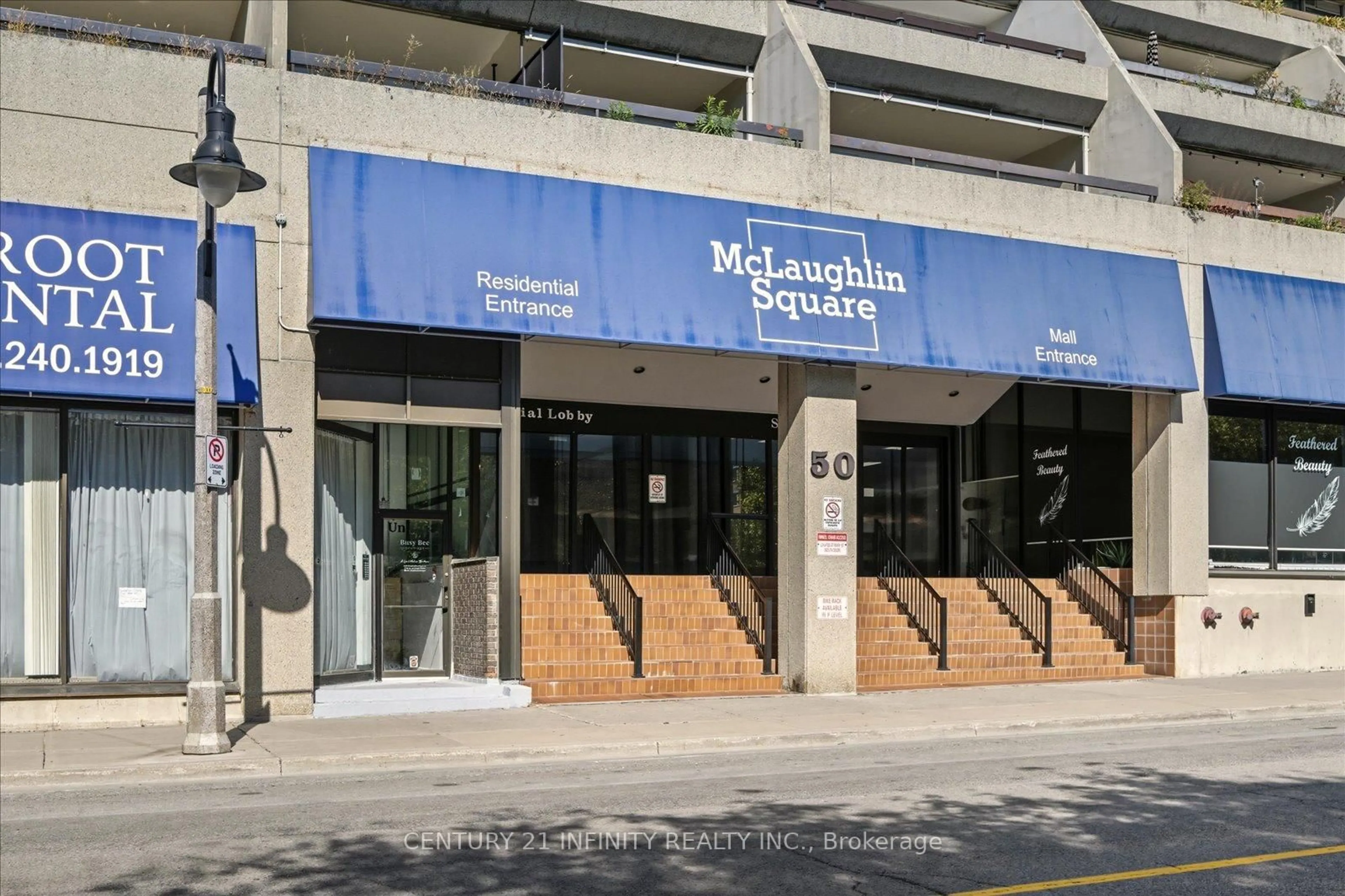Indoor foyer for 50 Richmond St #635, Oshawa Ontario L1G 7C7