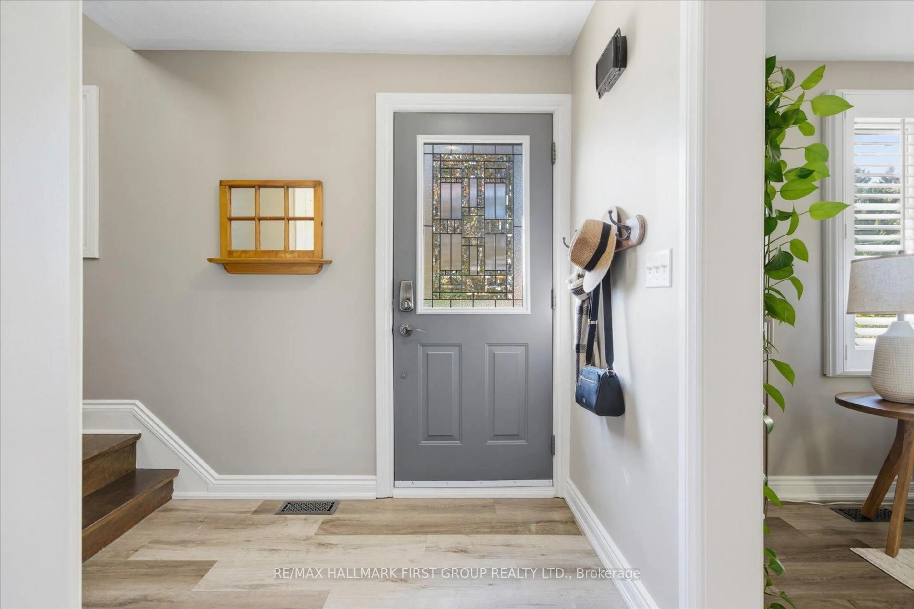 Indoor entryway for 23 Flett St, Clarington Ontario L1C 2J9