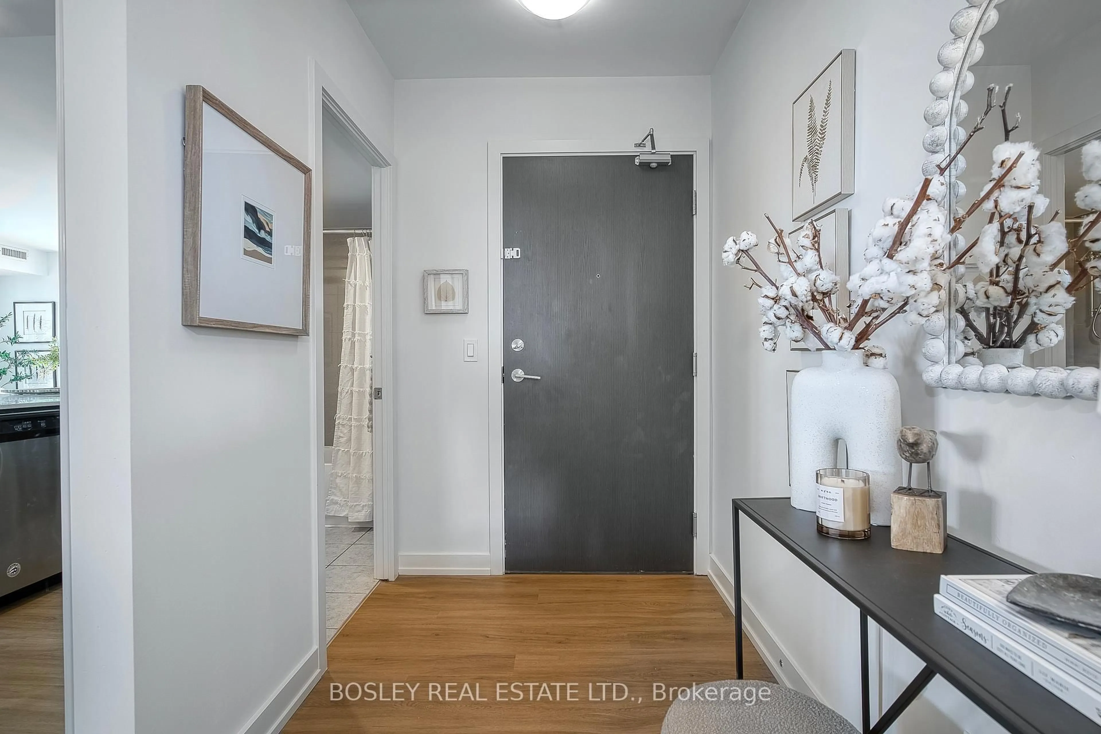 Indoor entryway for 8 Trent Ave #1105, Toronto Ontario M4C 0A6