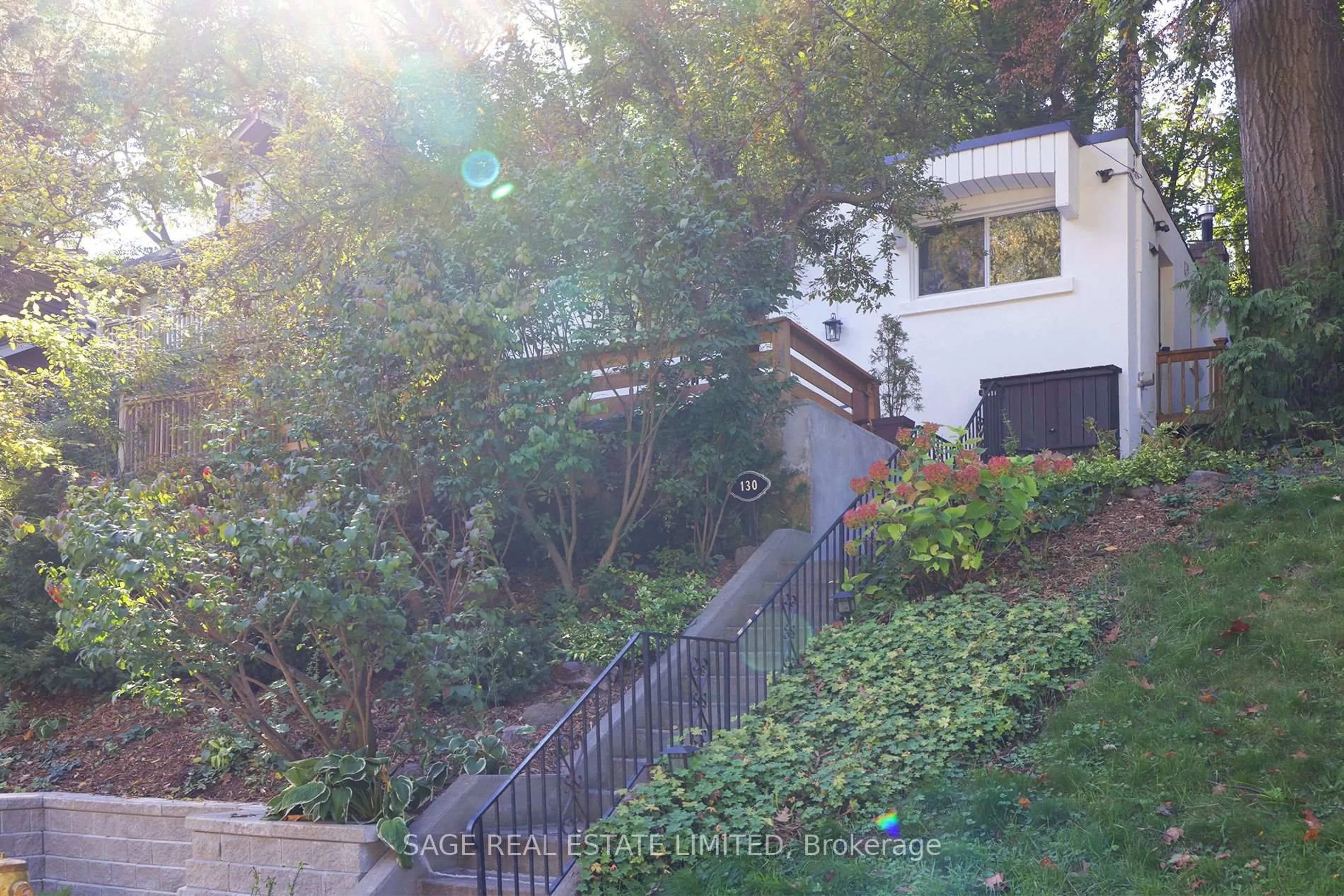 A pic from outside/outdoor area/front of a property/back of a property/a pic from drone, unknown for 130 Neville Park Blvd, Toronto Ontario M4E 3P8