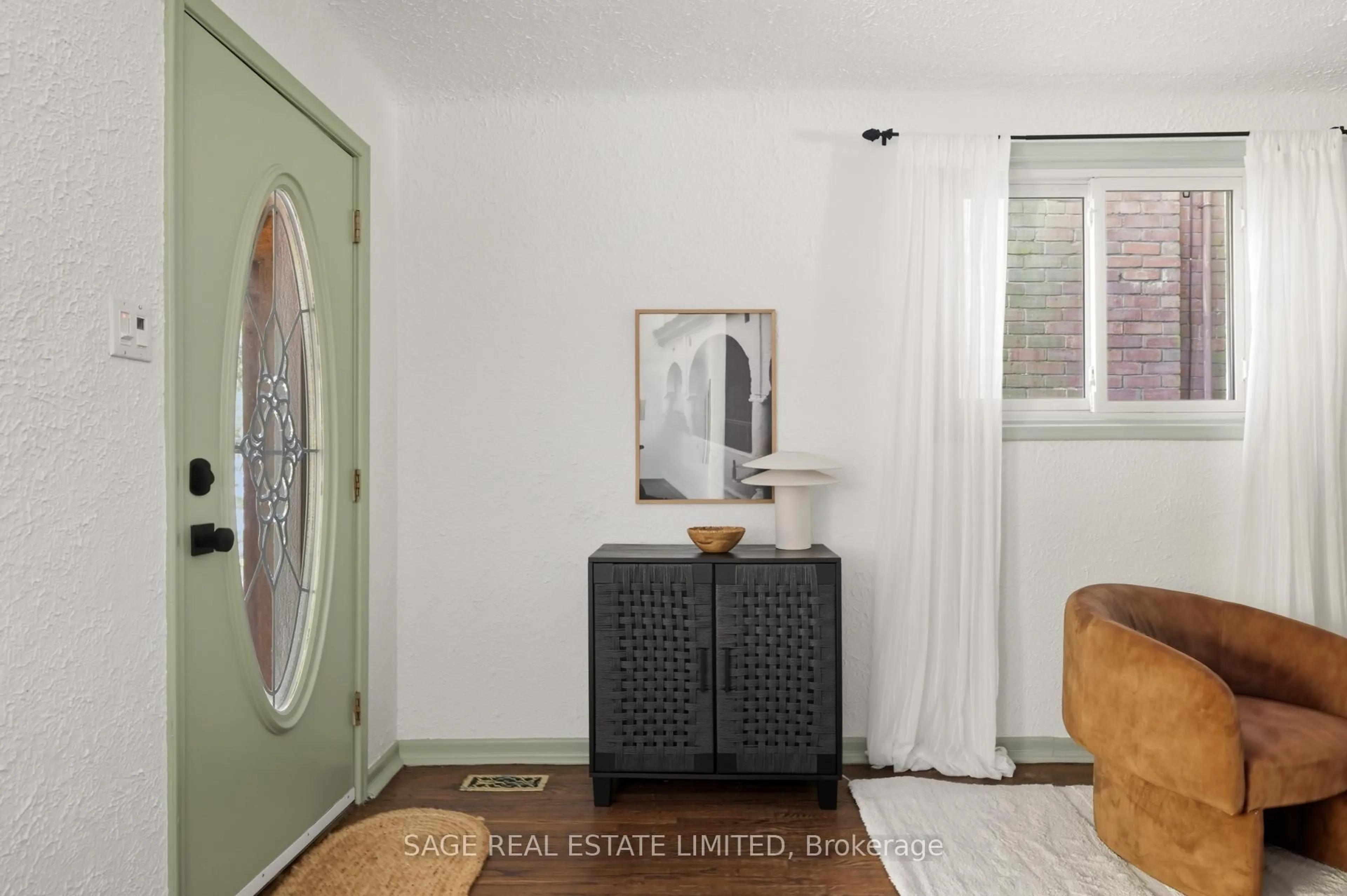 Indoor entryway for 130 Neville Park Blvd, Toronto Ontario M4E 3P8