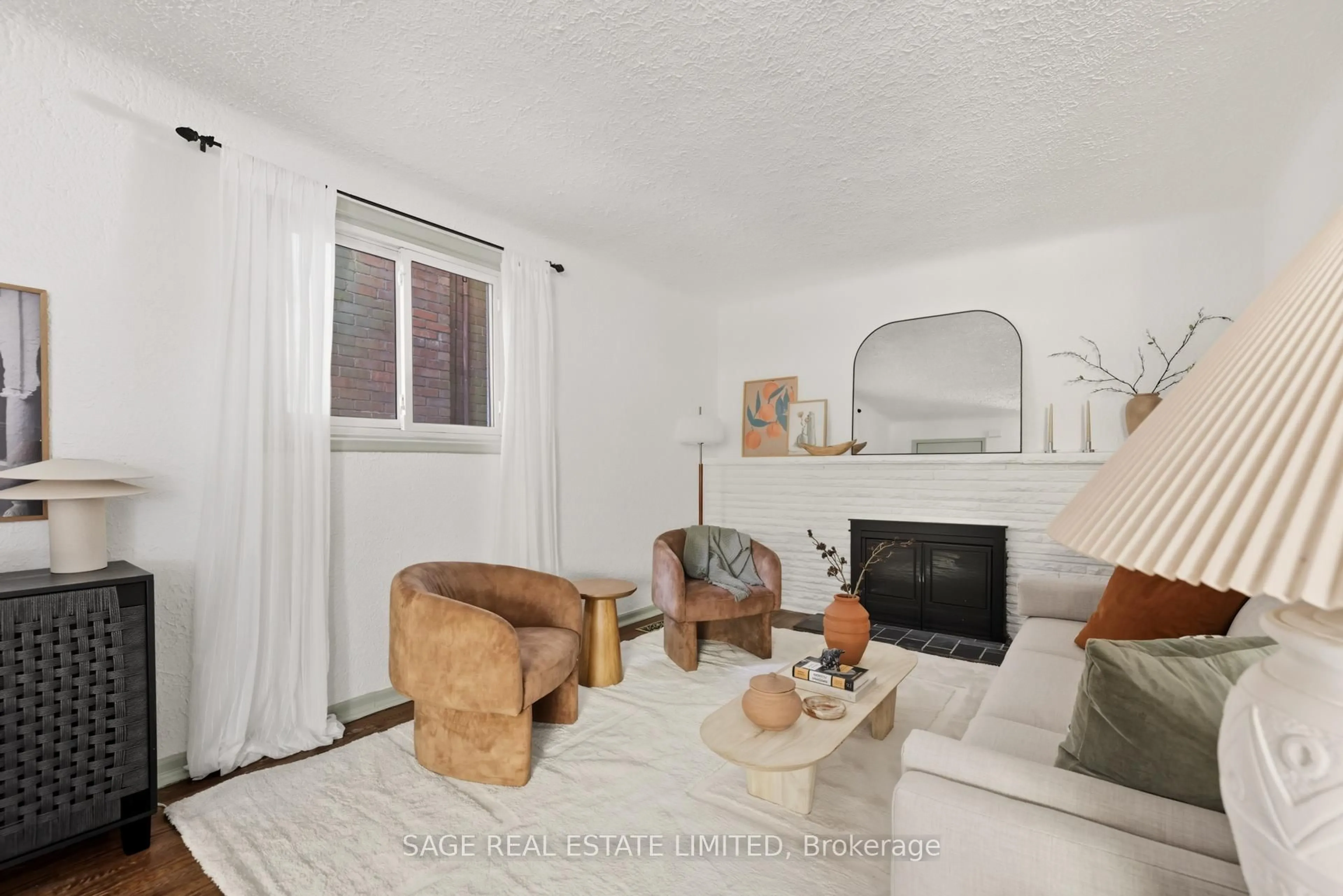 Living room with furniture, unknown for 130 Neville Park Blvd, Toronto Ontario M4E 3P8