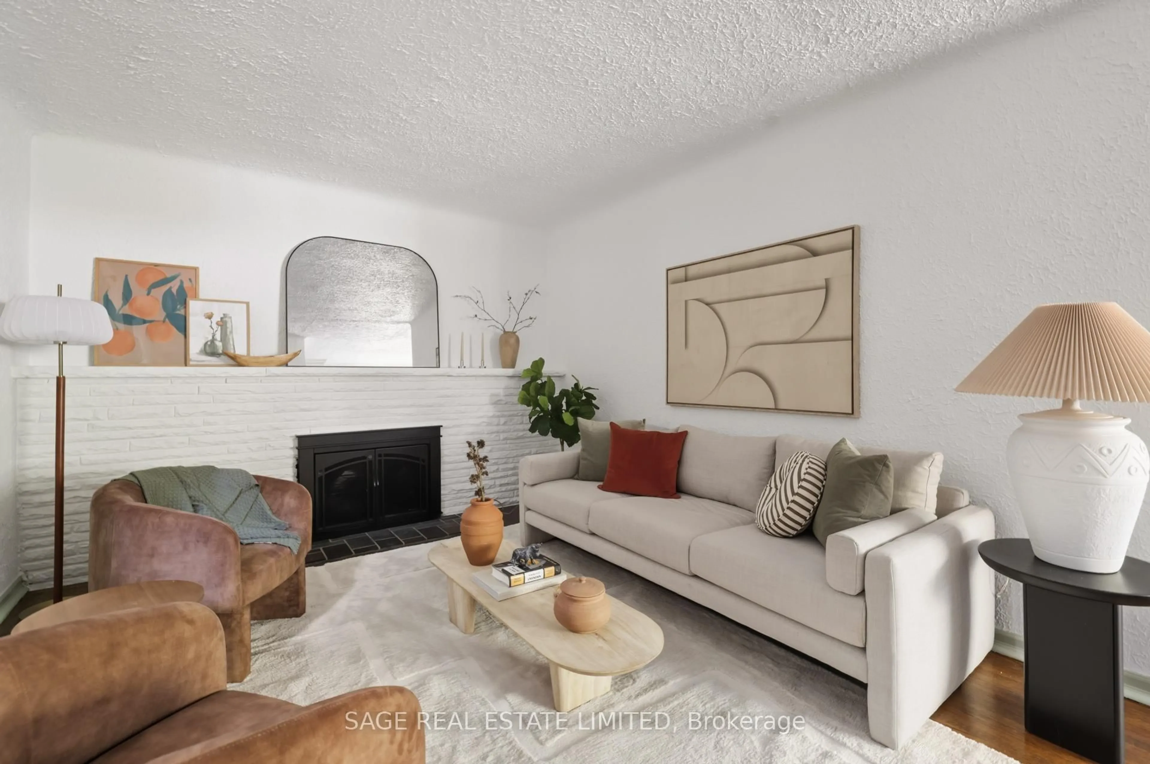 Living room with furniture, unknown for 130 Neville Park Blvd, Toronto Ontario M4E 3P8