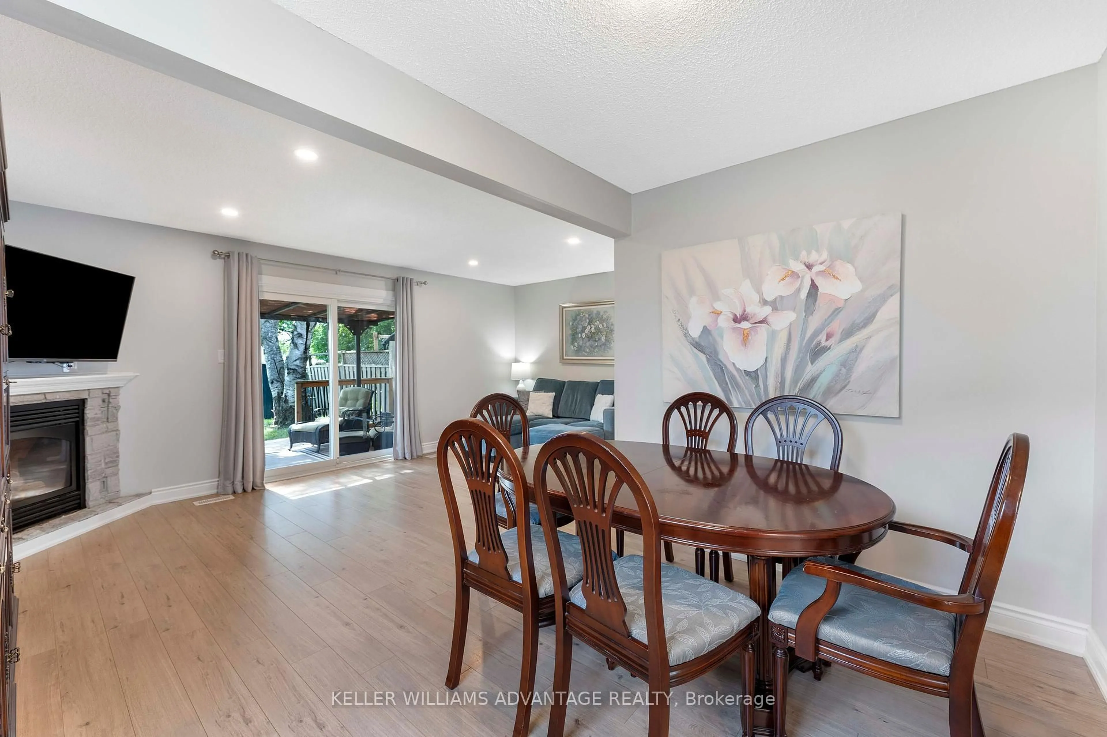 Dining room, unknown for 17 Loscombe Dr, Clarington Ontario L1C 3S8