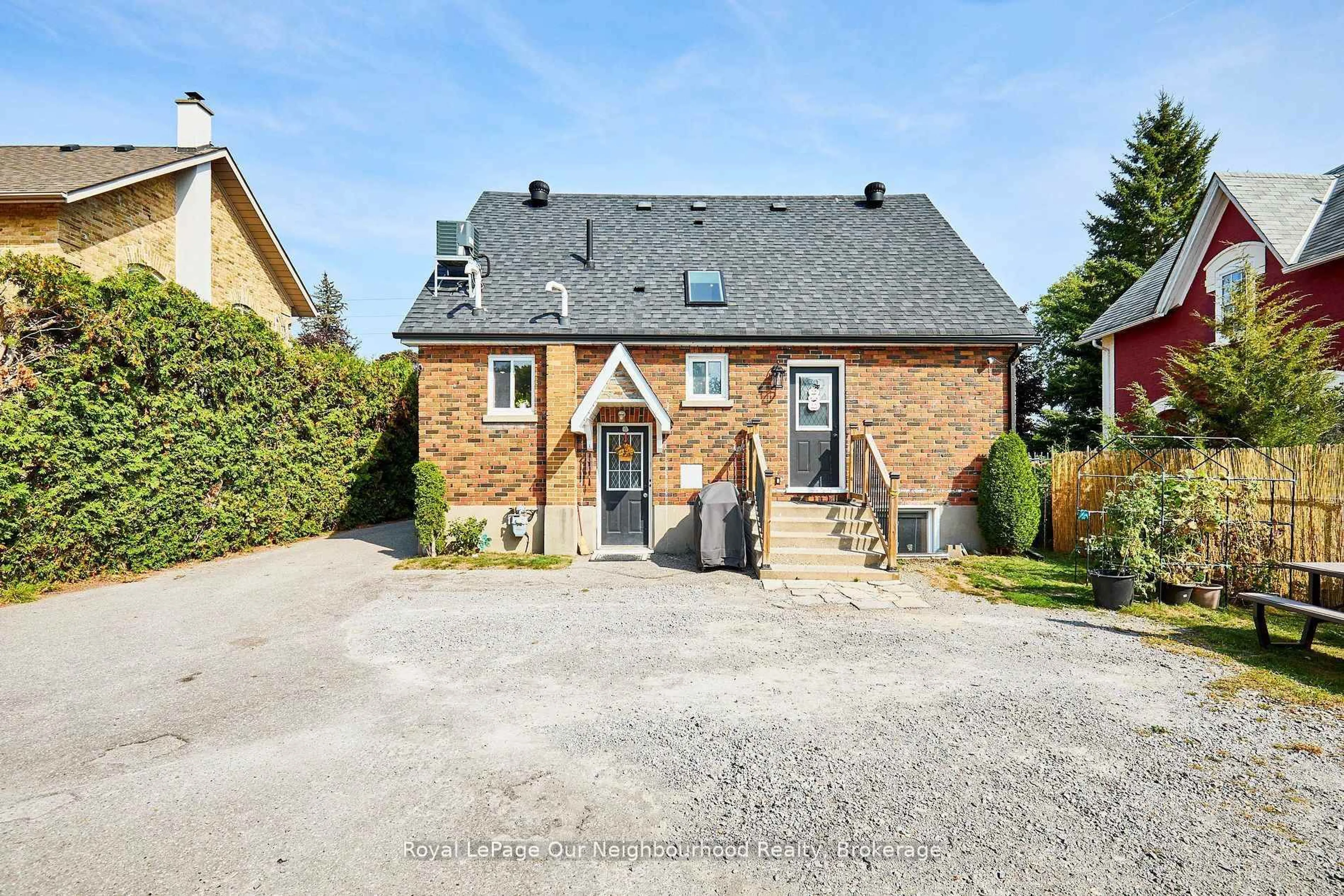 Home with brick exterior material, street for 738 Simcoe St, Oshawa Ontario L1G 4V8