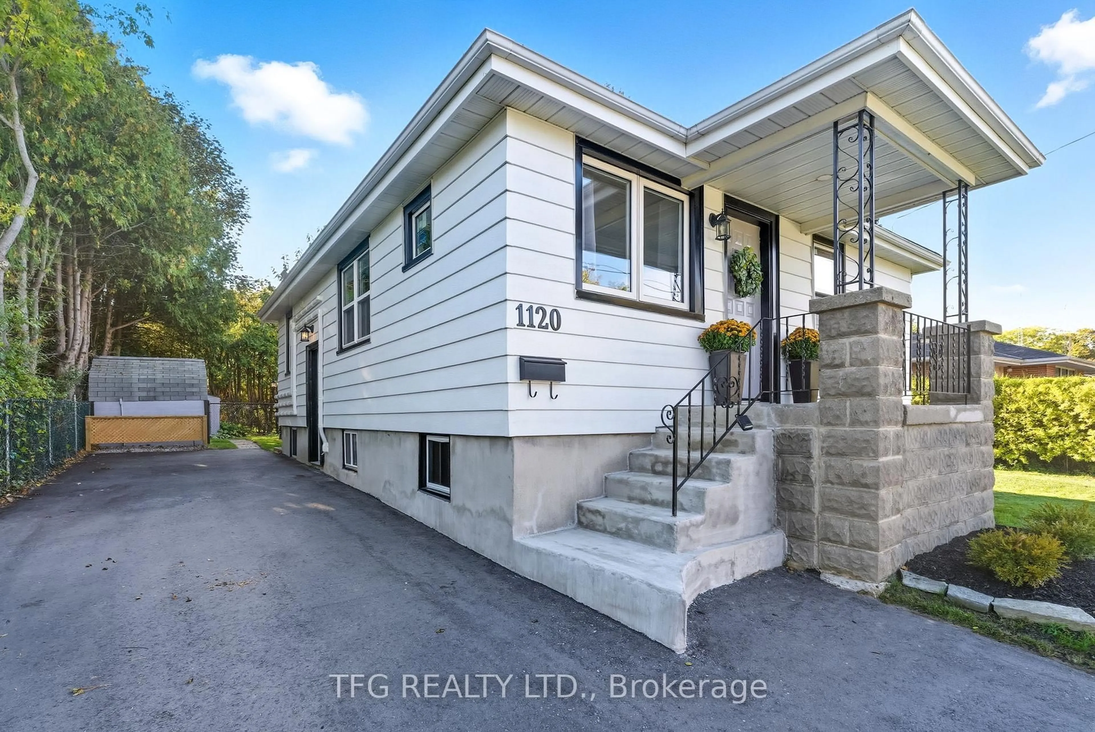 Unknown for 1120 Somerville St, Oshawa Ontario L1G 4K5