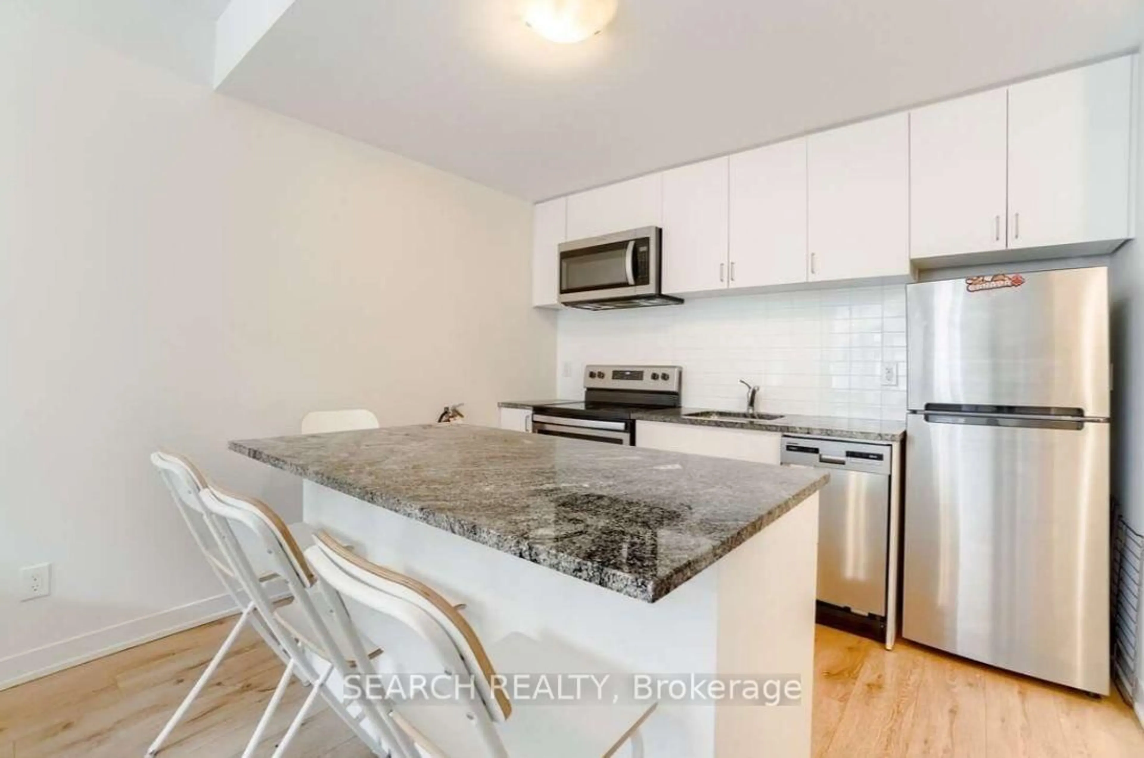 Standard kitchen, unknown for 1740 Simcoe St #52, Oshawa Ontario L1G 4S1