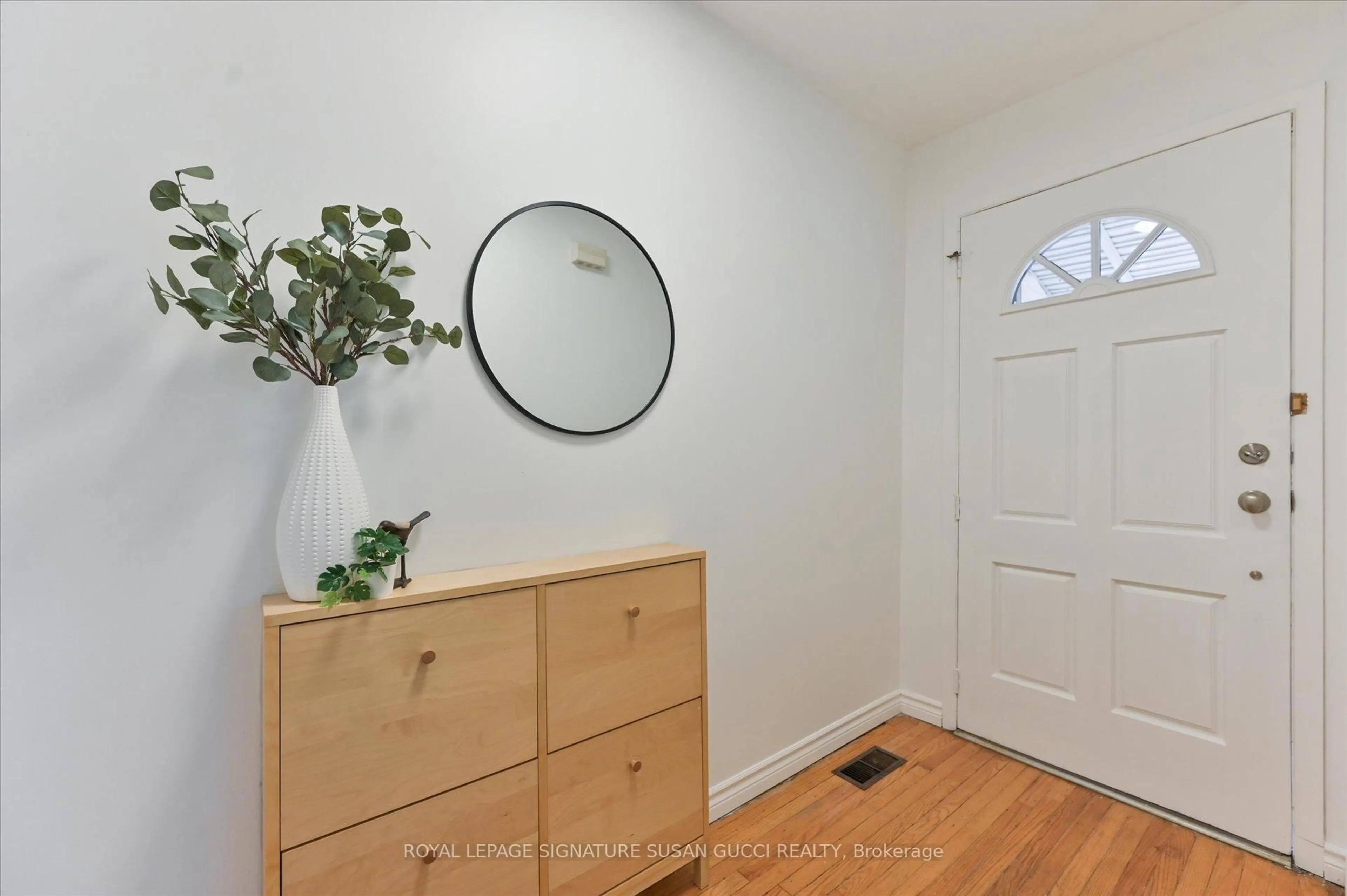 Indoor entryway for 82 Barker Ave, Toronto Ontario M4C 2N6