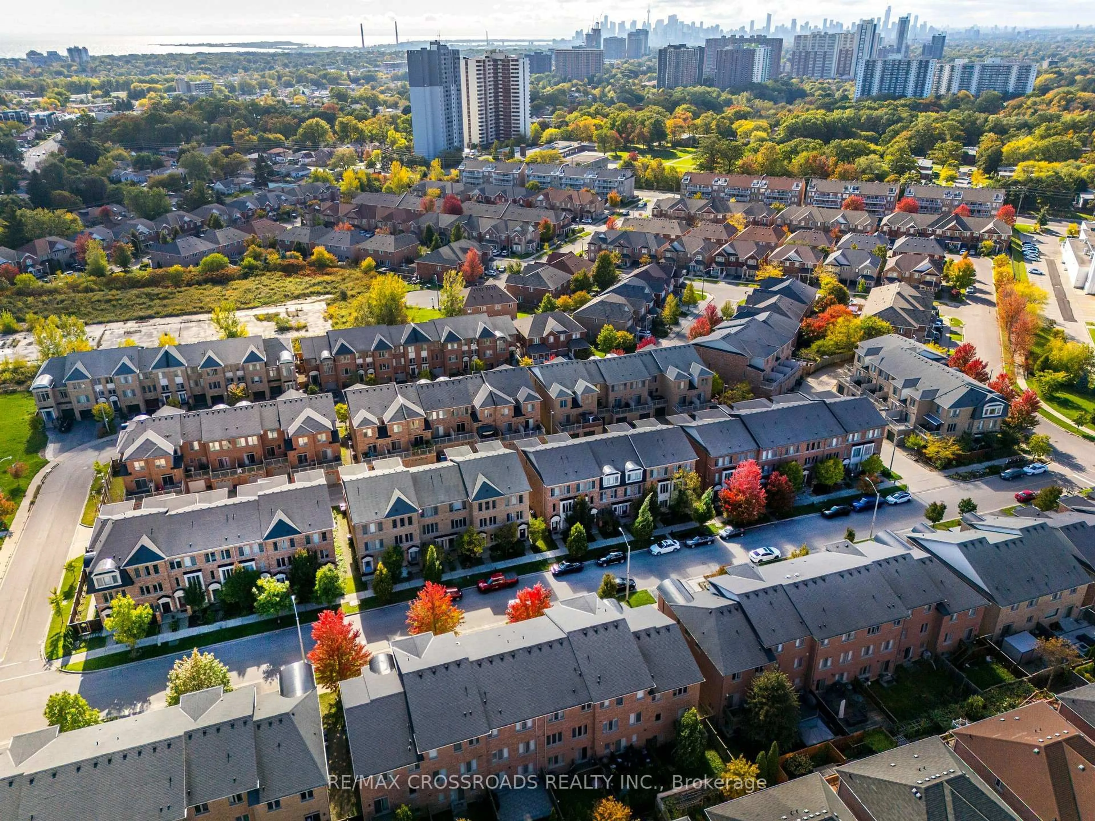 A pic from outside/outdoor area/front of a property/back of a property/a pic from drone, city buildings view from balcony for 38 Lily Cup Ave, Toronto Ontario M1L 0H4