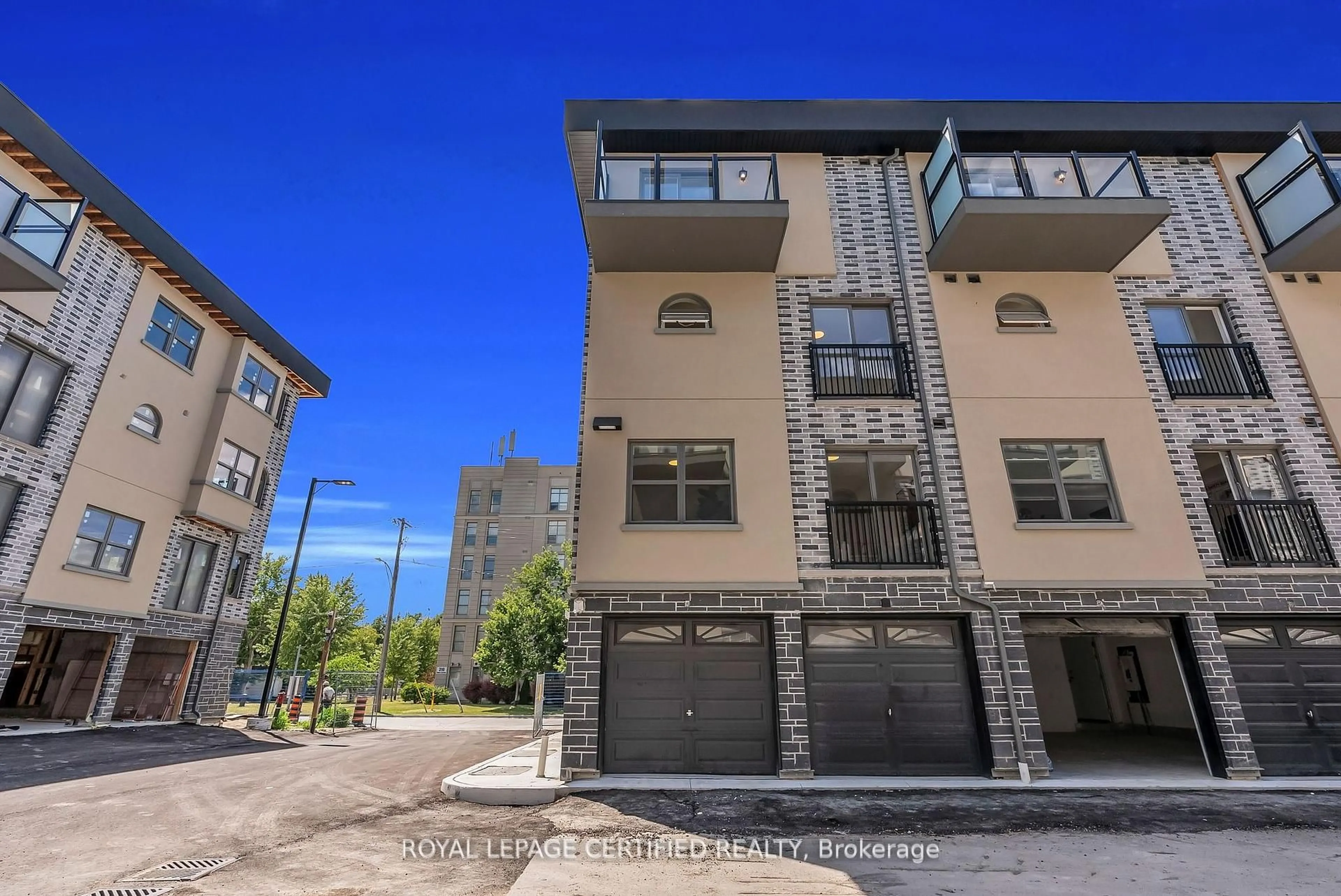 Unknown for 400 Mary St #38, Whitby Ontario L1N 2P8