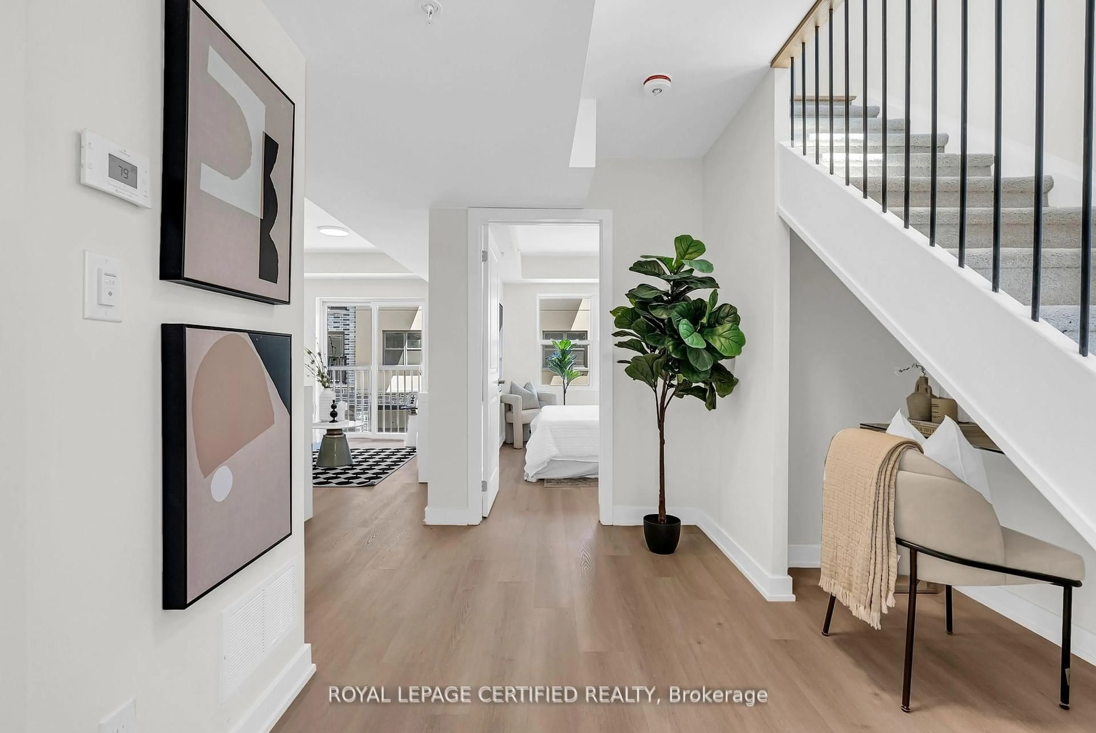 Indoor entryway for 400 Mary St #38, Whitby Ontario L1N 2P8
