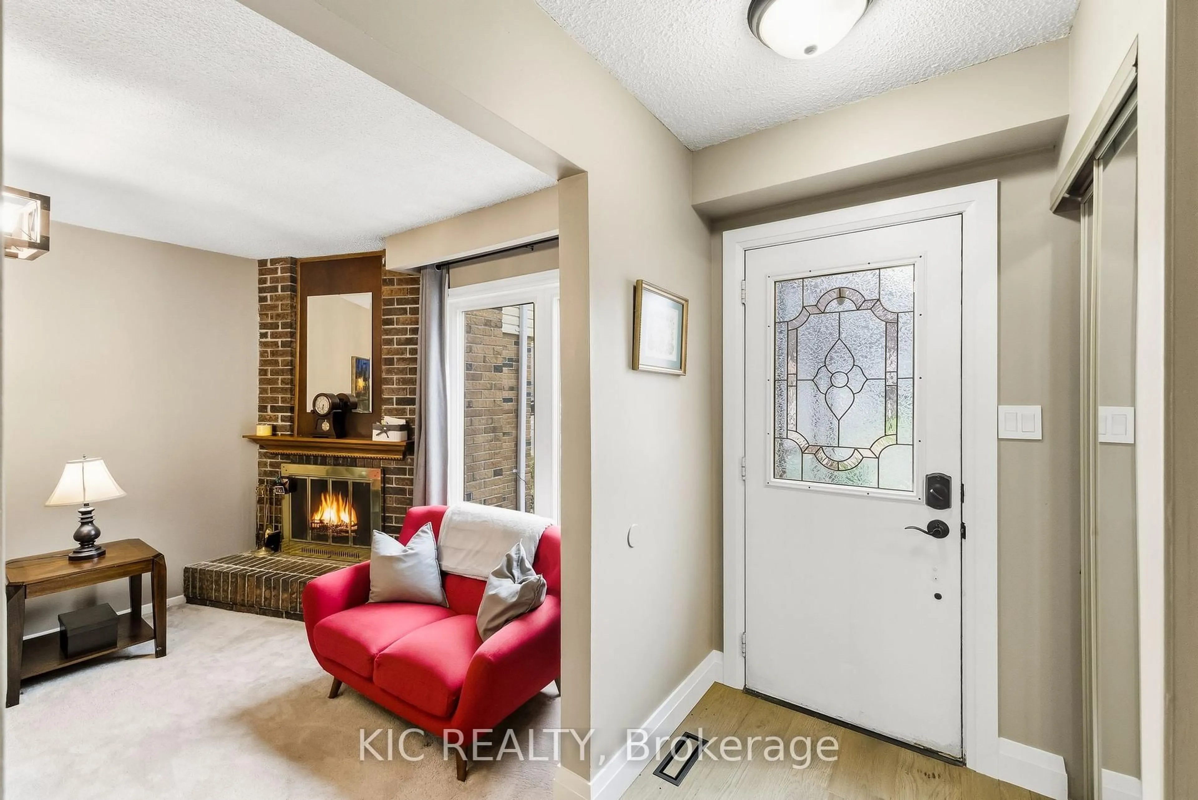 Indoor entryway for 1795 Listowell Cres, Pickering Ontario L1V 2Y2