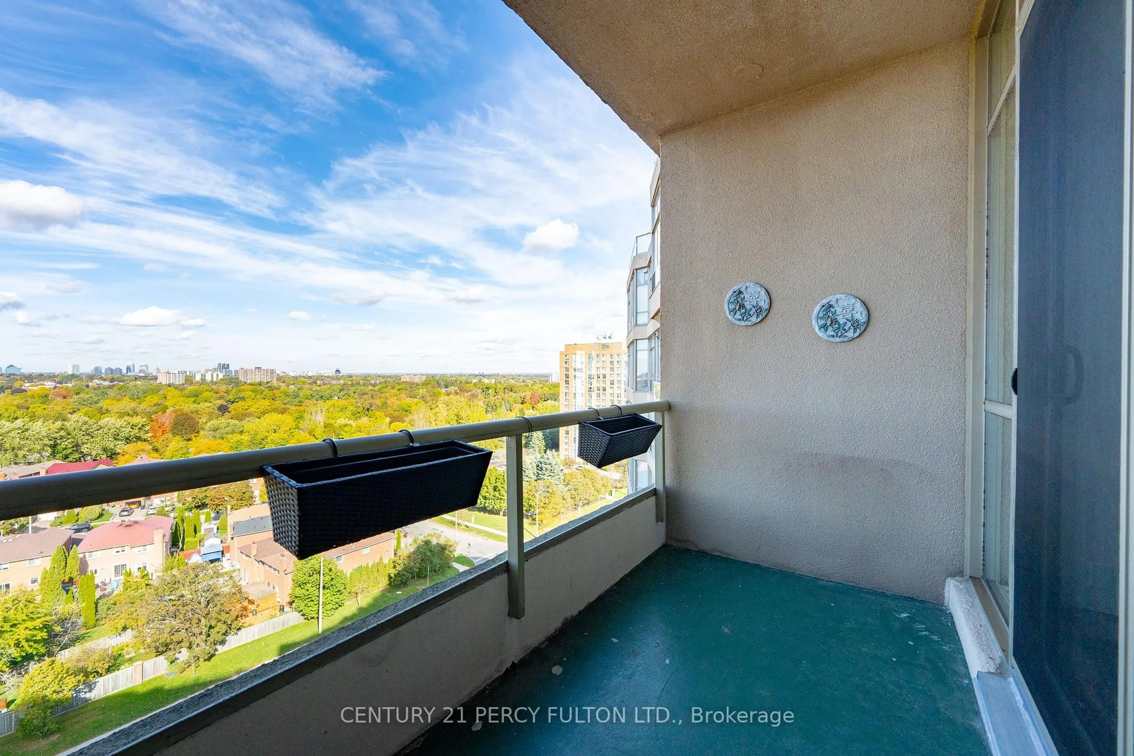Balcony in the apartment, water/lake/river/ocean view for 20 Guildwood Pkwy #1416, Toronto Ontario M1E 5B6