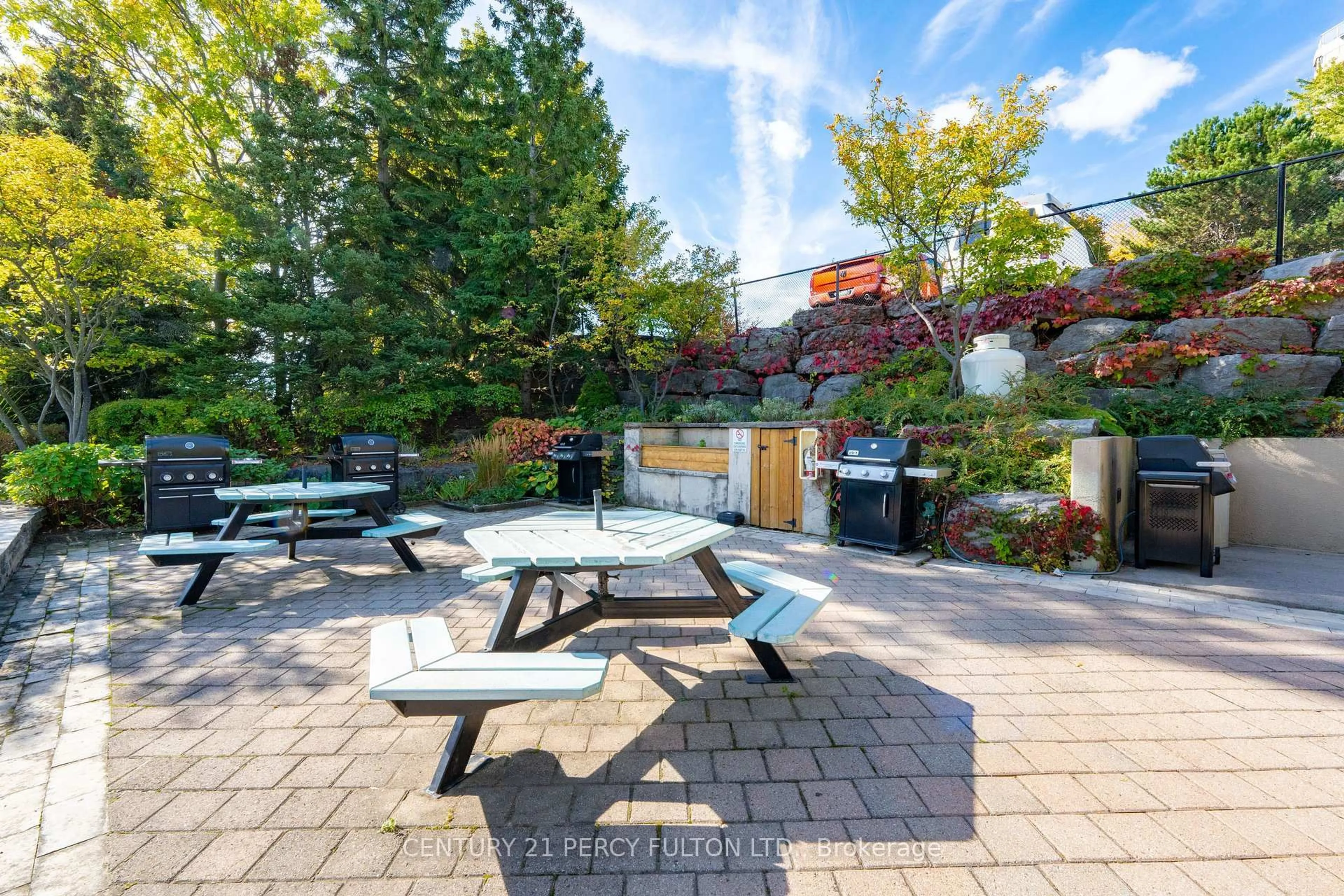 Patio, street for 20 Guildwood Pkwy #1416, Toronto Ontario M1E 5B6