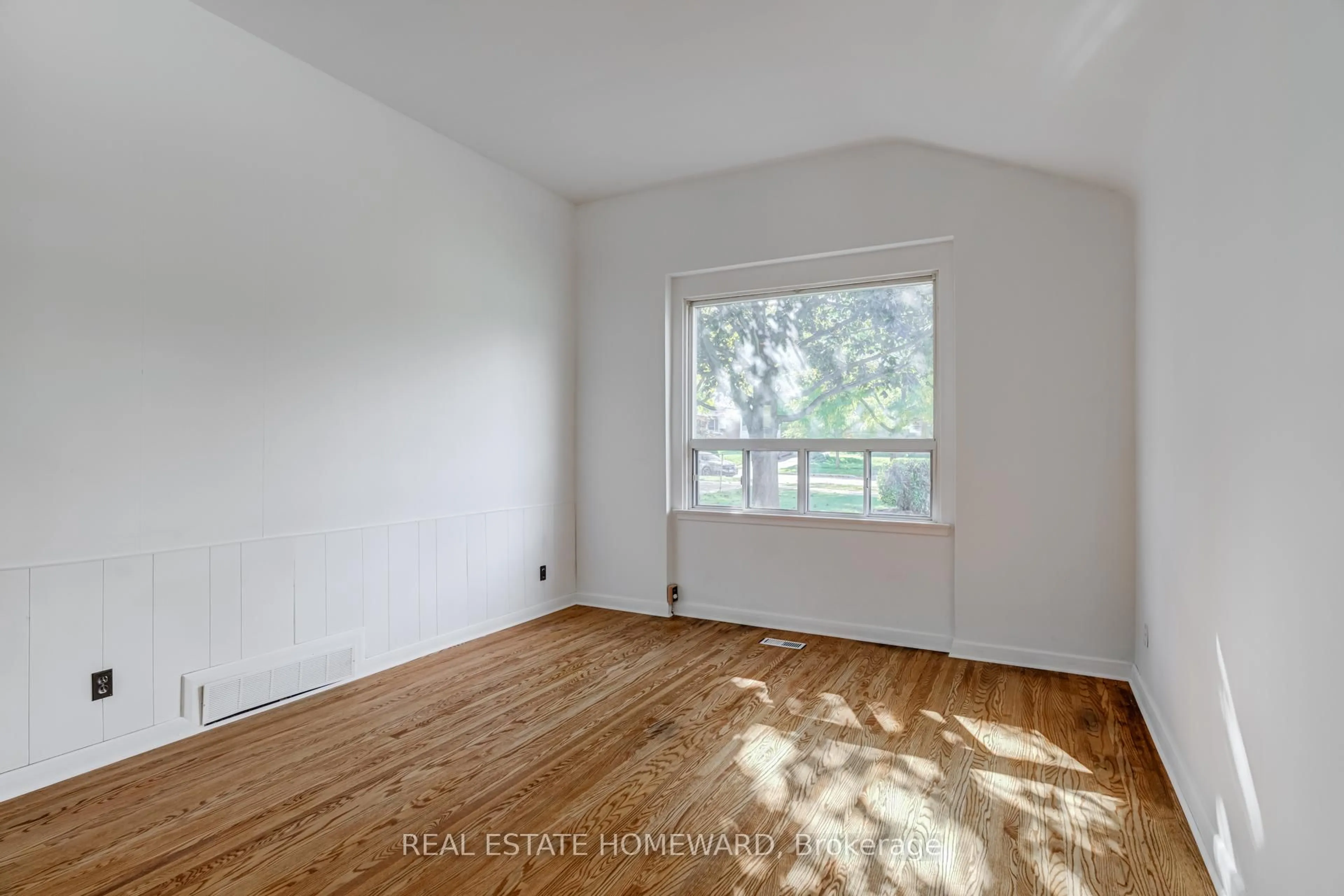 A pic of a room for 80 Wantanopa Cres, Toronto Ontario M1H 2B4