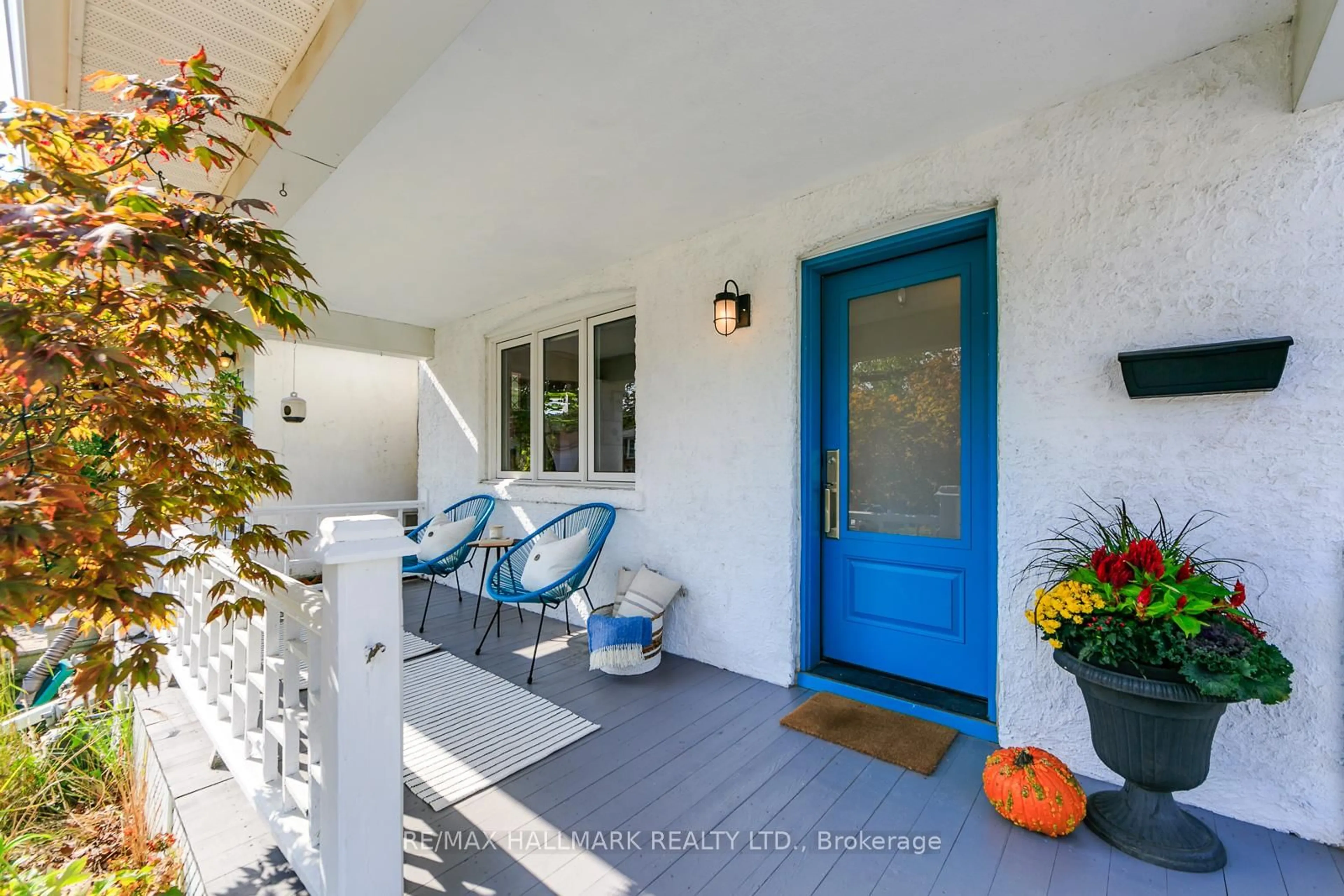 Indoor entryway for 120 Warden Ave, Toronto Ontario M1N 2Z4