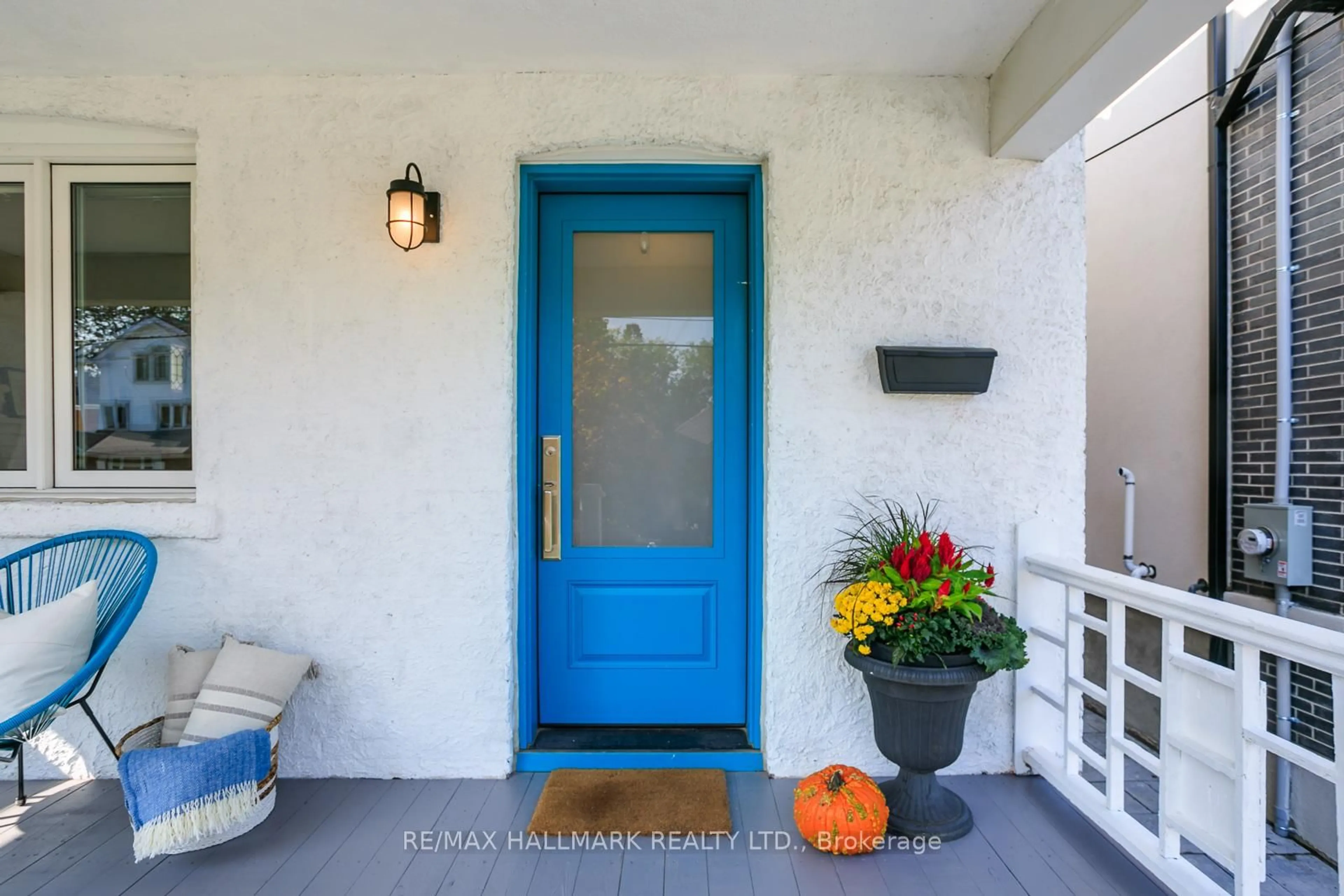 Indoor entryway for 120 Warden Ave, Toronto Ontario M1N 2Z4