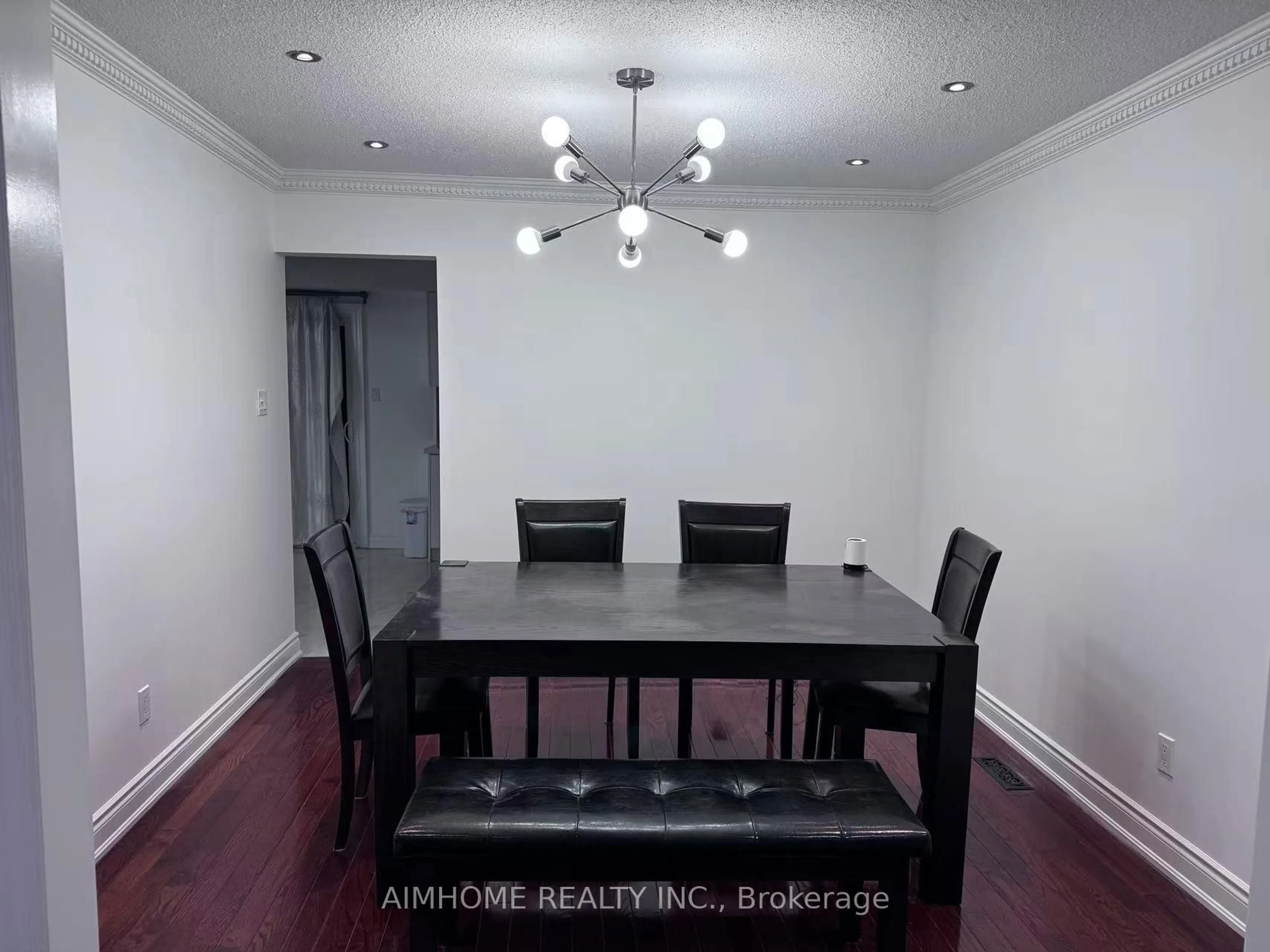 Dining room, wood/laminate floor for 213 Hupfield Tr, Toronto Ontario M1B 4L8