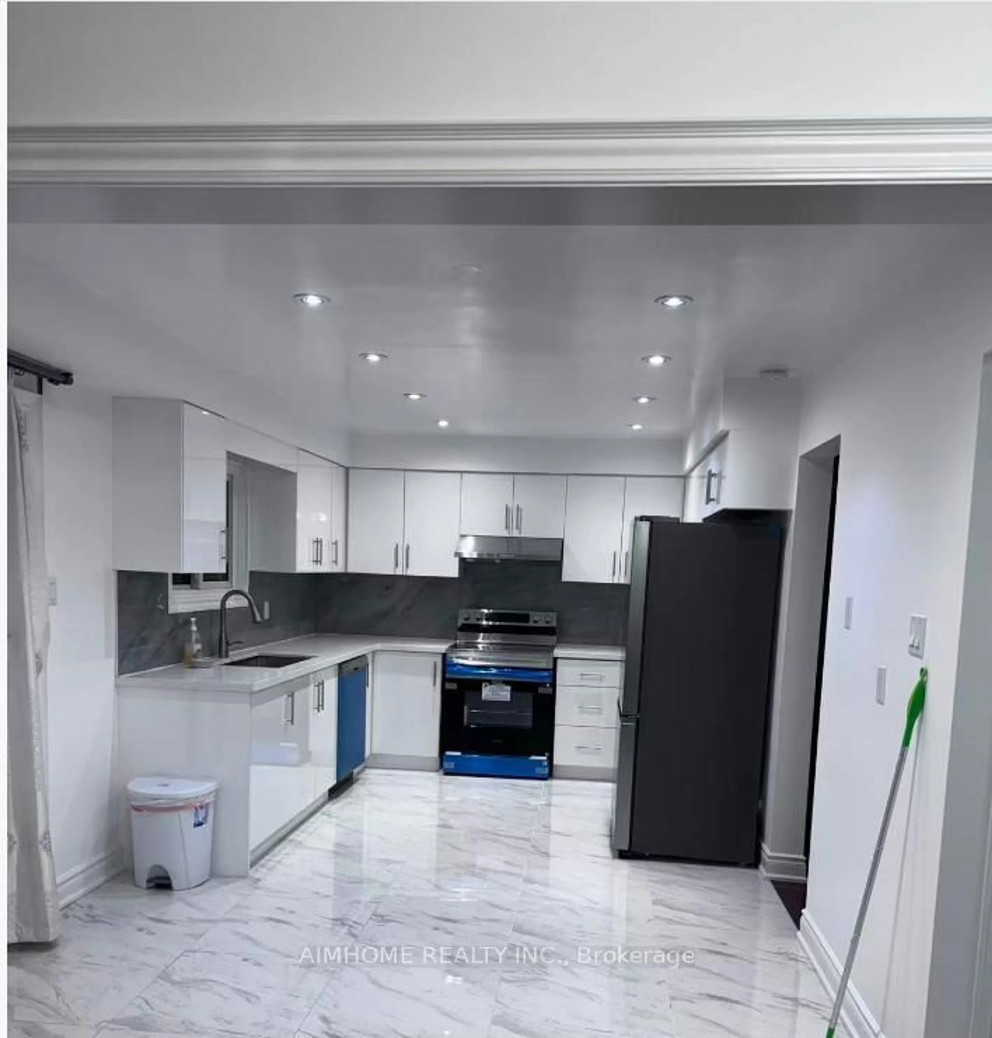 Standard kitchen, unknown for 213 Hupfield Tr, Toronto Ontario M1B 4L8