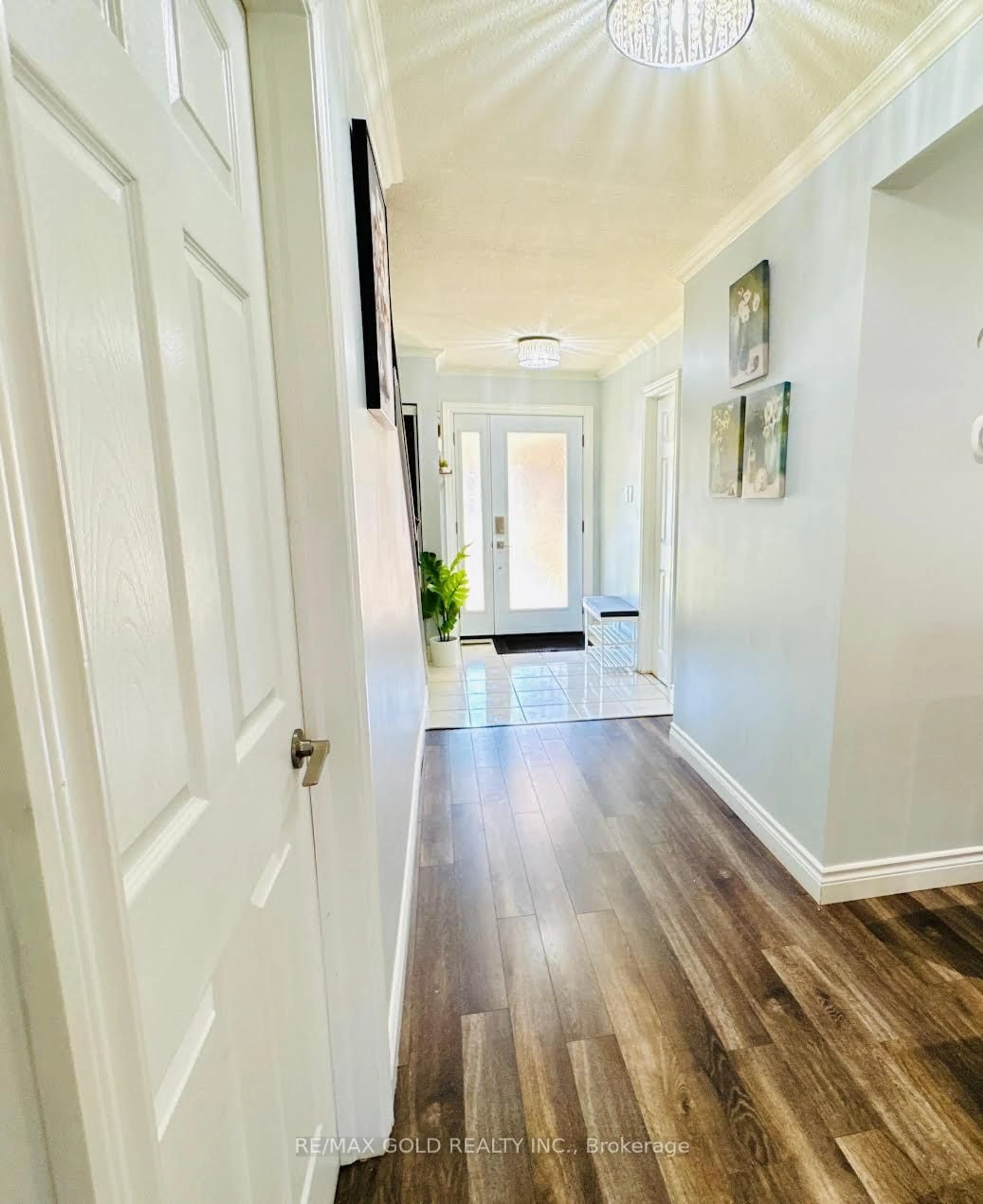 Indoor entryway for 140 Quantrell Tr, Toronto Ontario M1B 1L8