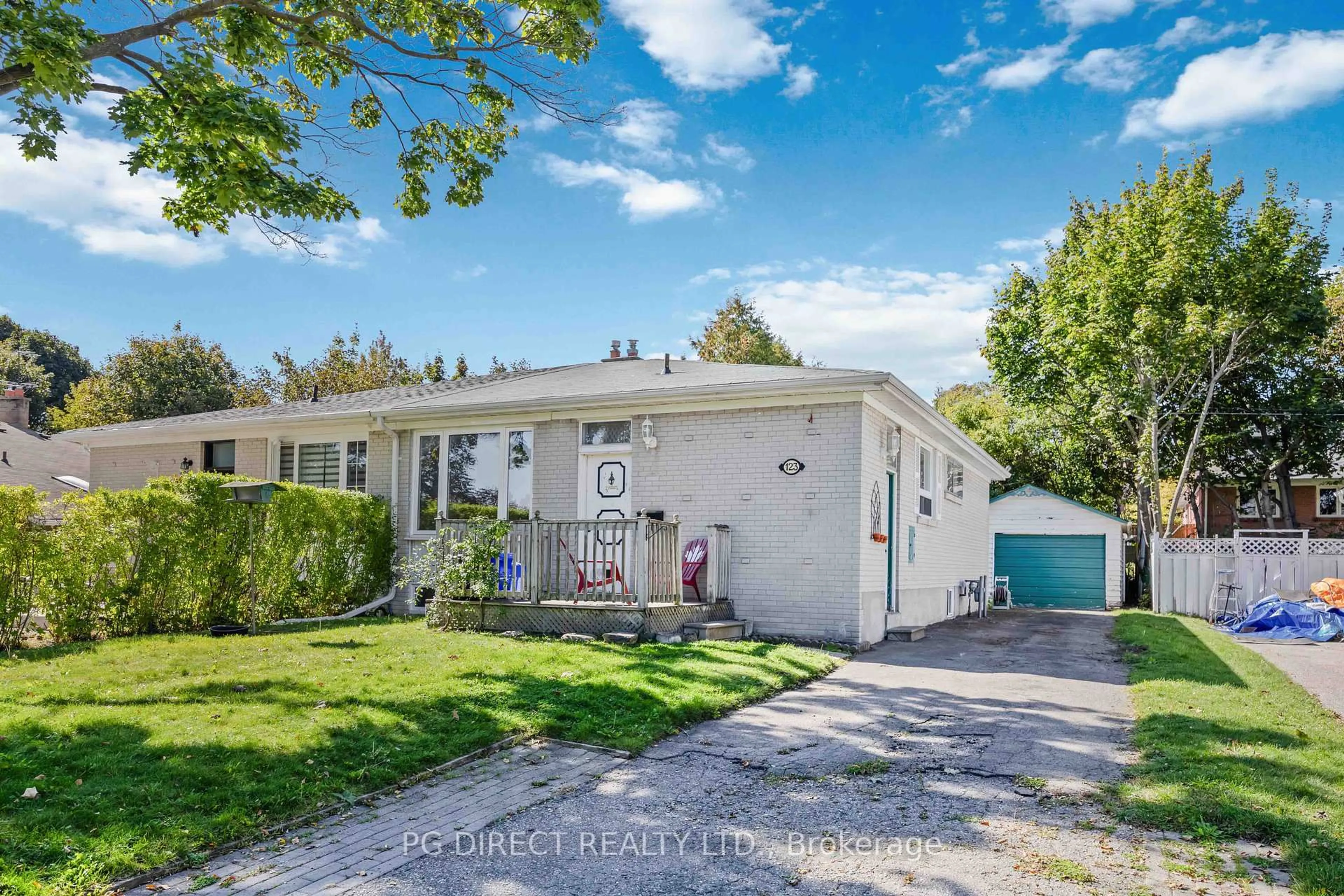 Home with vinyl exterior material, street for 123 Tulloch Dr, Ajax Ontario L1S 2S7