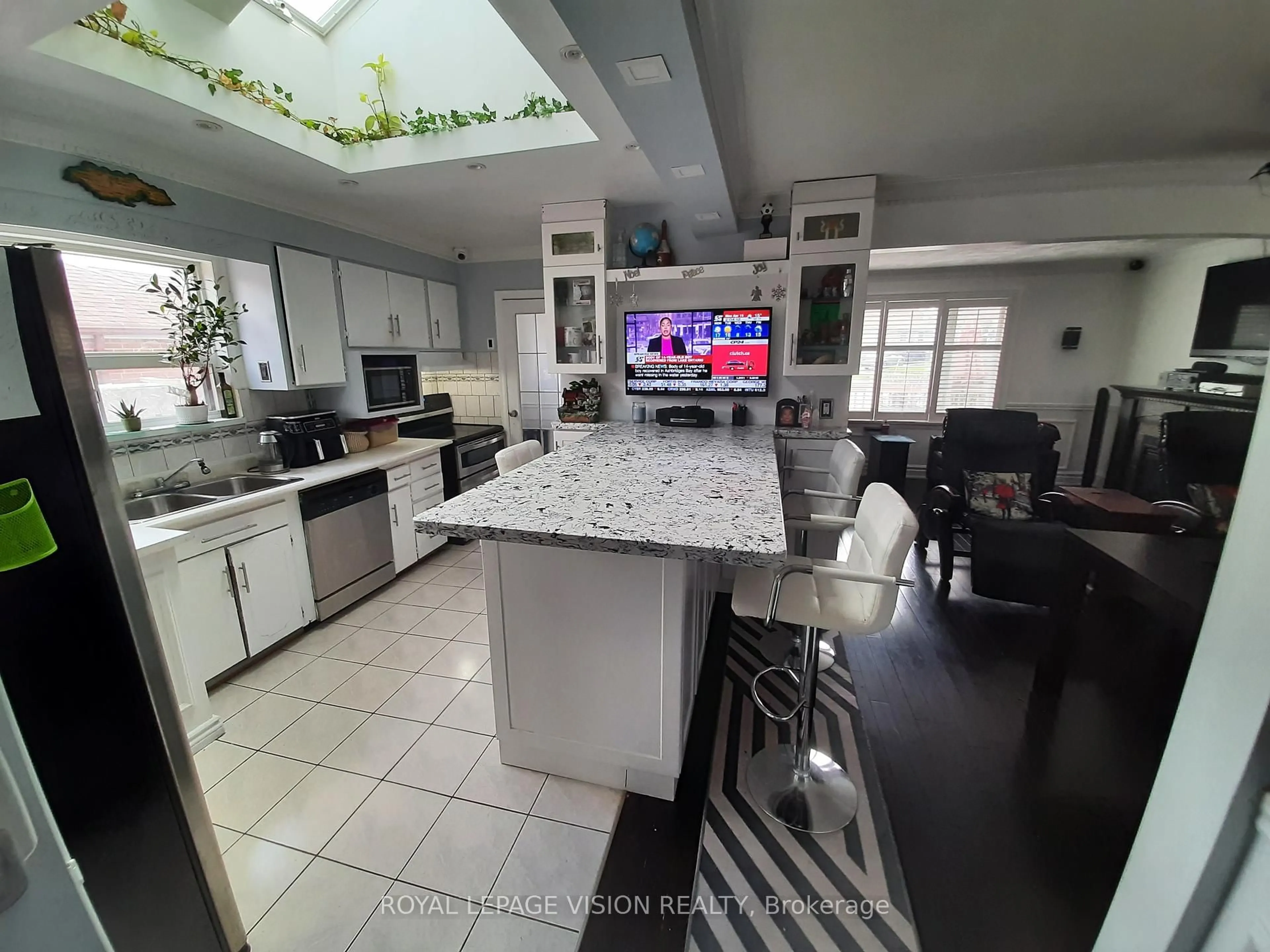 Open concept kitchen, ceramic/tile floor for 52 Ellendale Dr, Toronto Ontario M1P 1N5