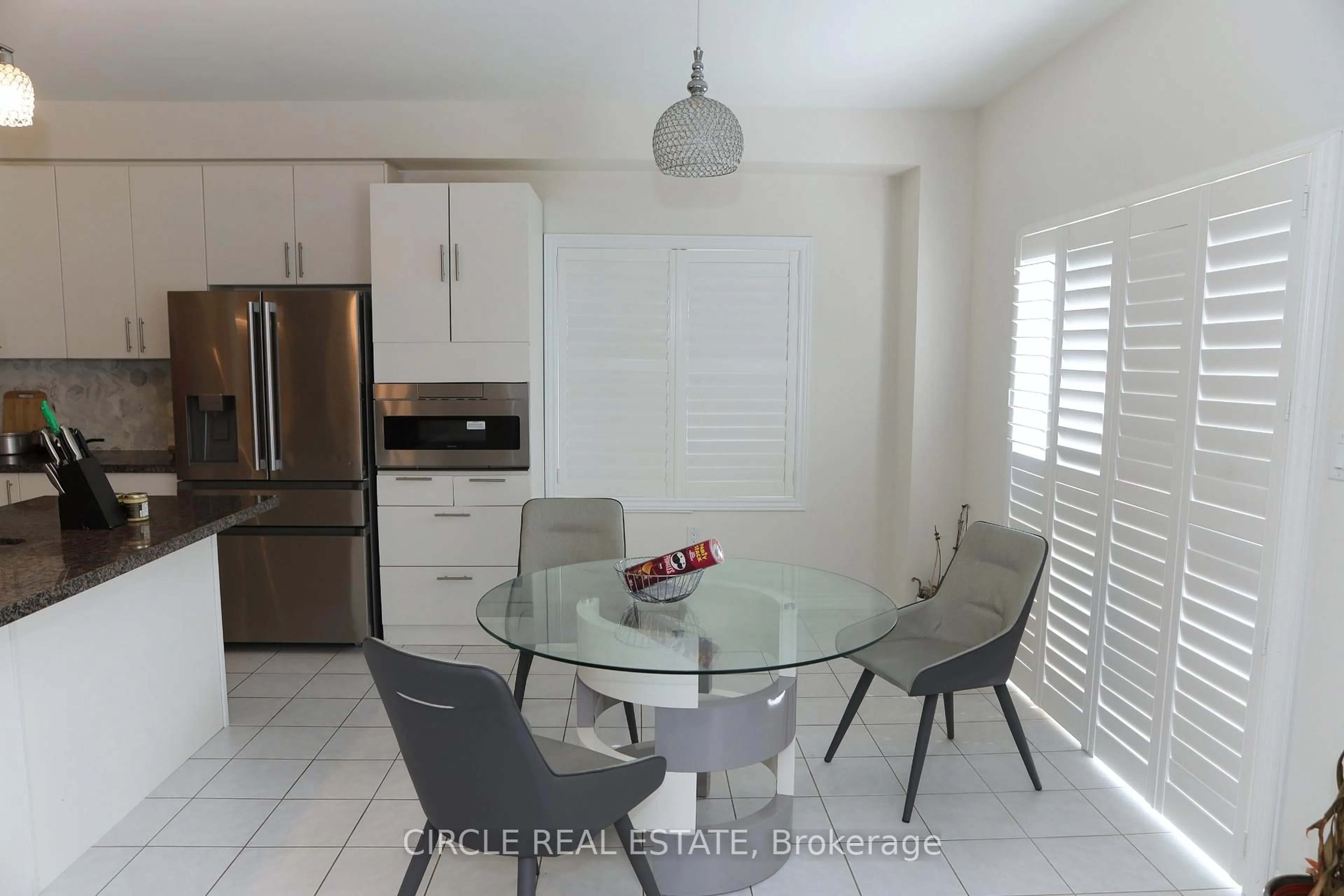 Unknown for 295 Northglen Blvd, Clarington Ontario L1C 3K2