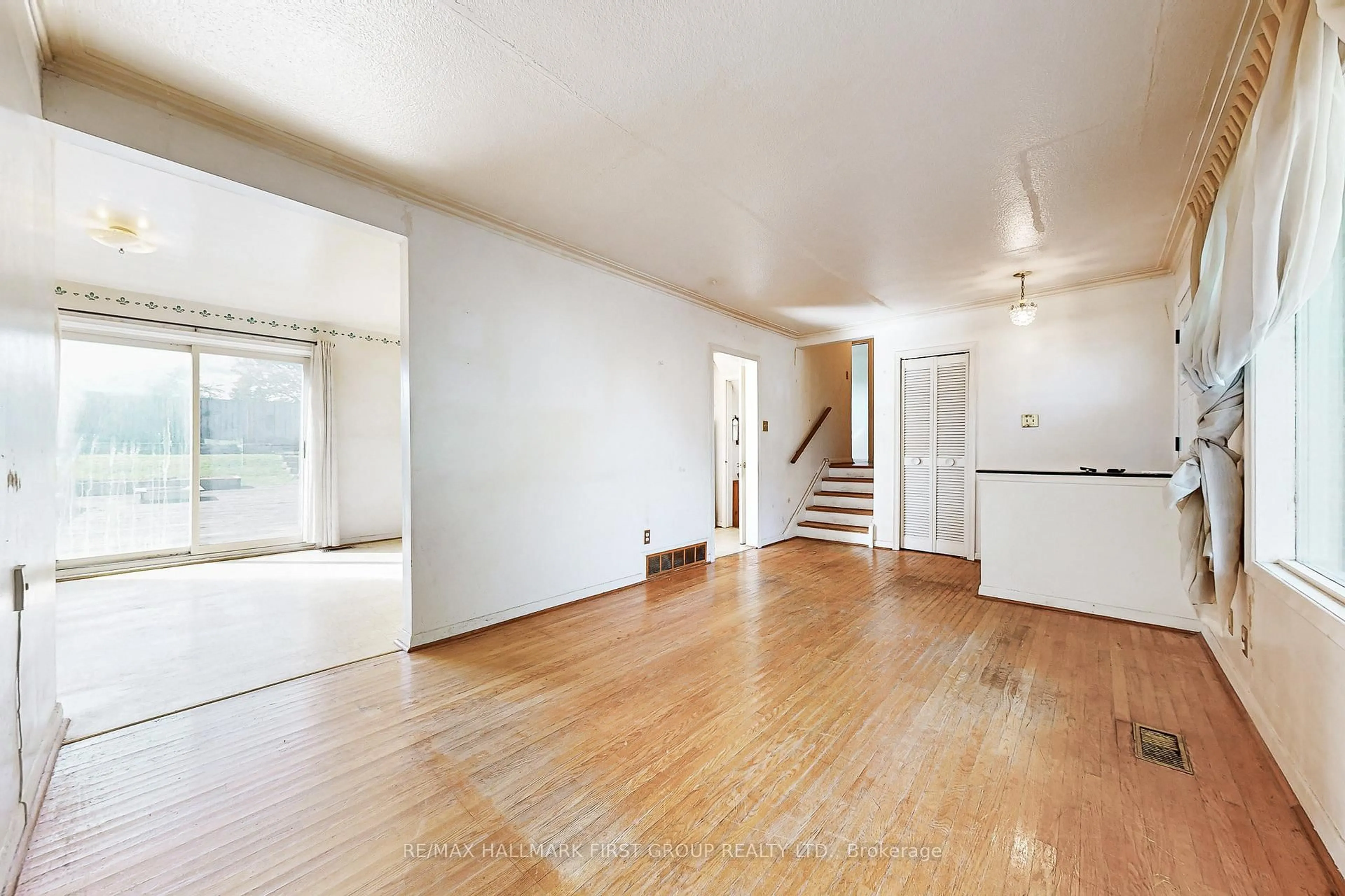 A pic of a room for 14 Heatherwood Rd, Ajax Ontario L1S 2K7