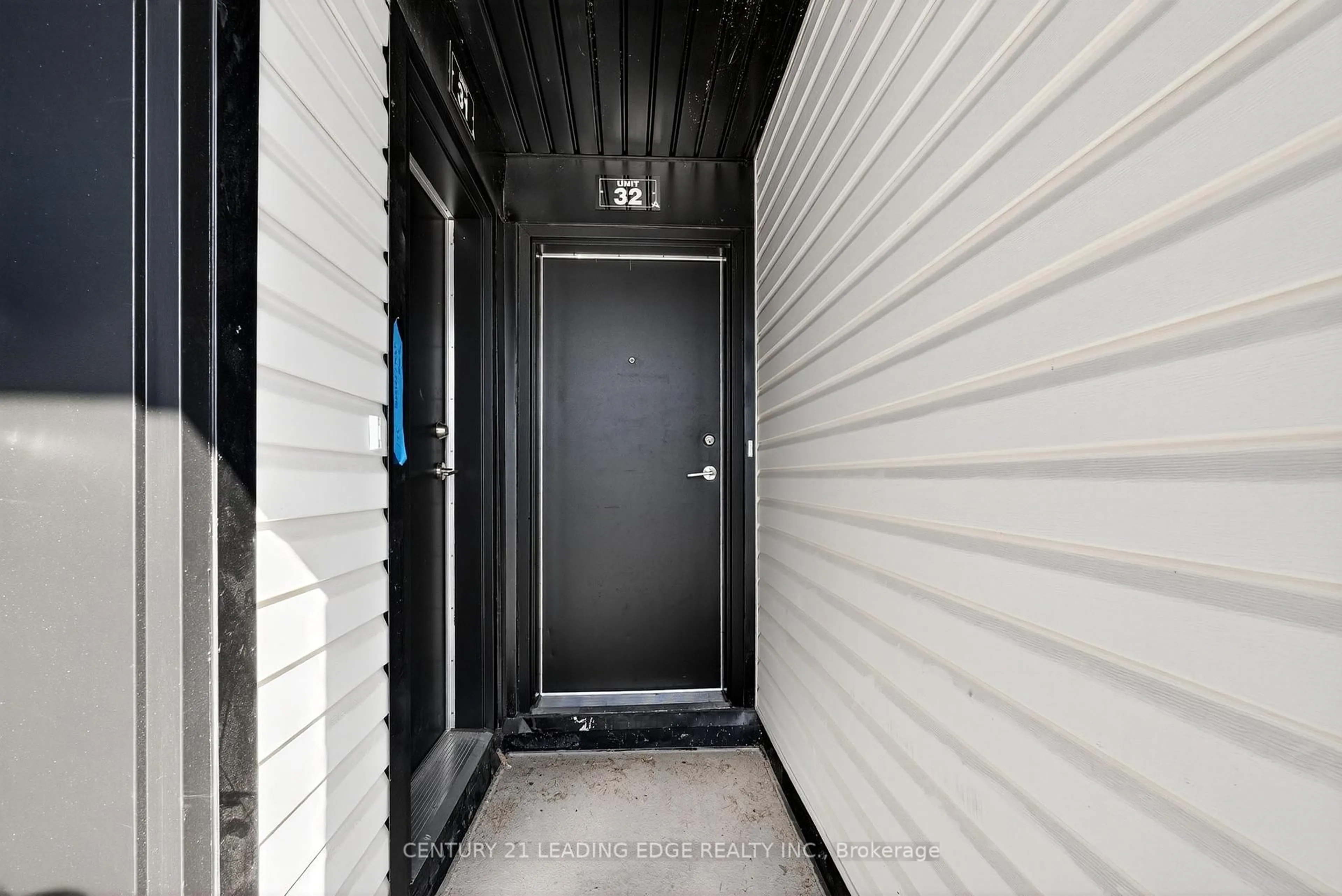 Indoor foyer for 145 Tapscott Rd #32, Toronto Ontario M1B 1E7