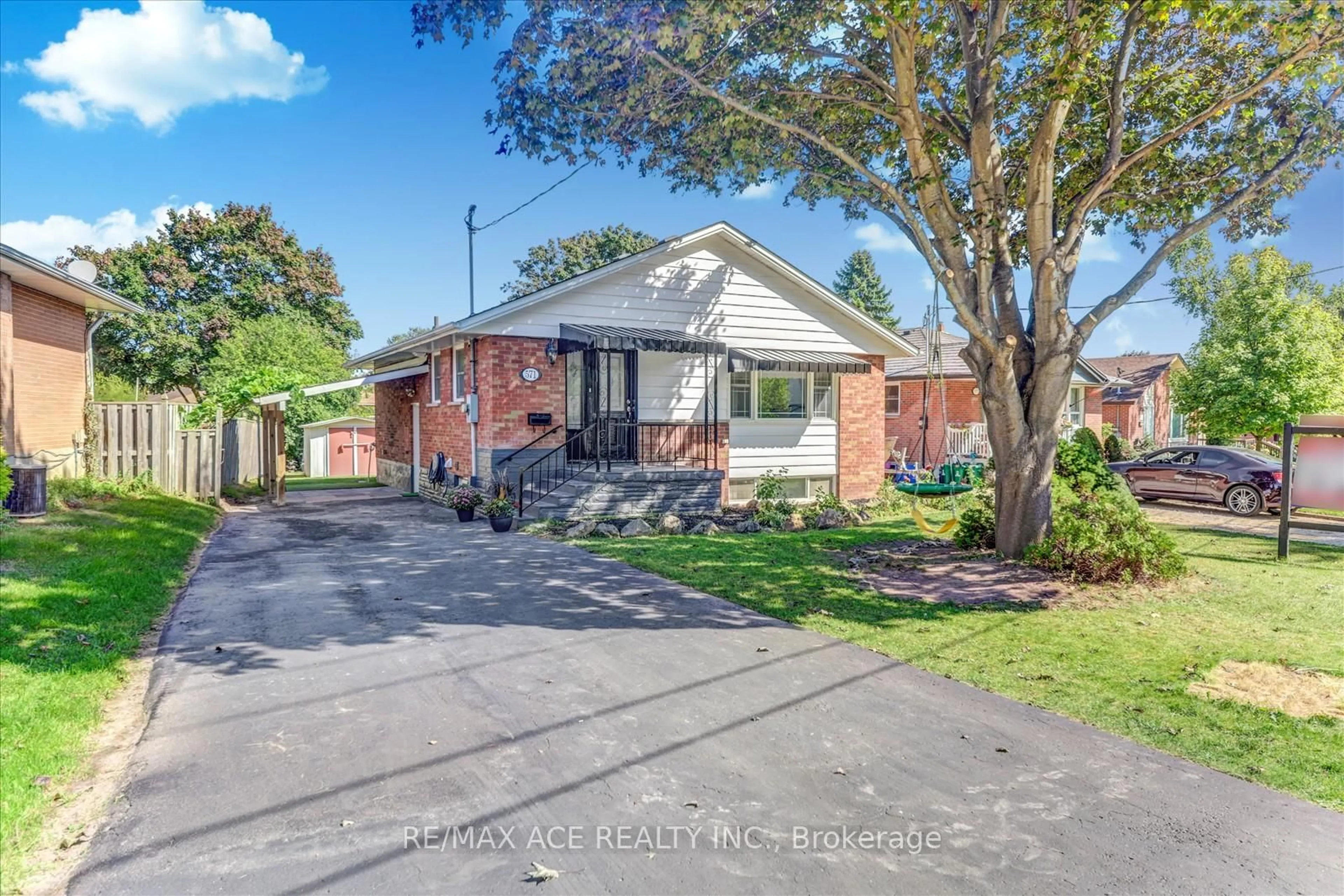 Home with brick exterior material, street for 571 Farewell St, Oshawa Ontario L1H 6M9