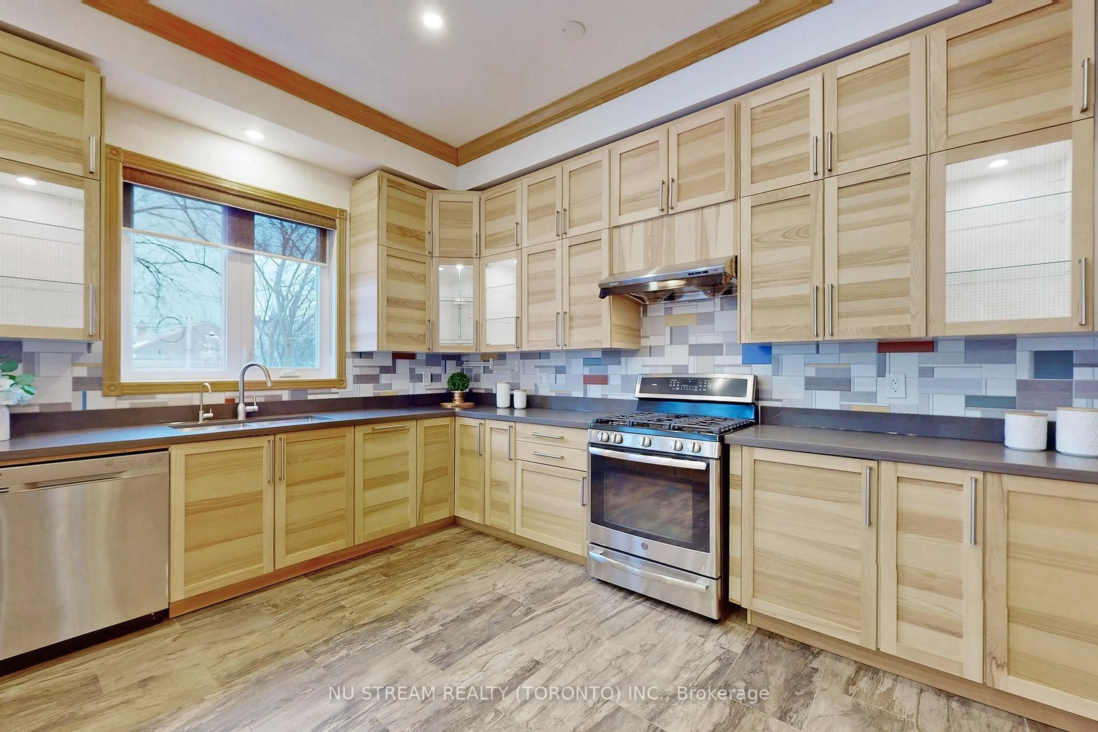 Unknown for 3 Lawndale Rd, Toronto Ontario M1M 3R7