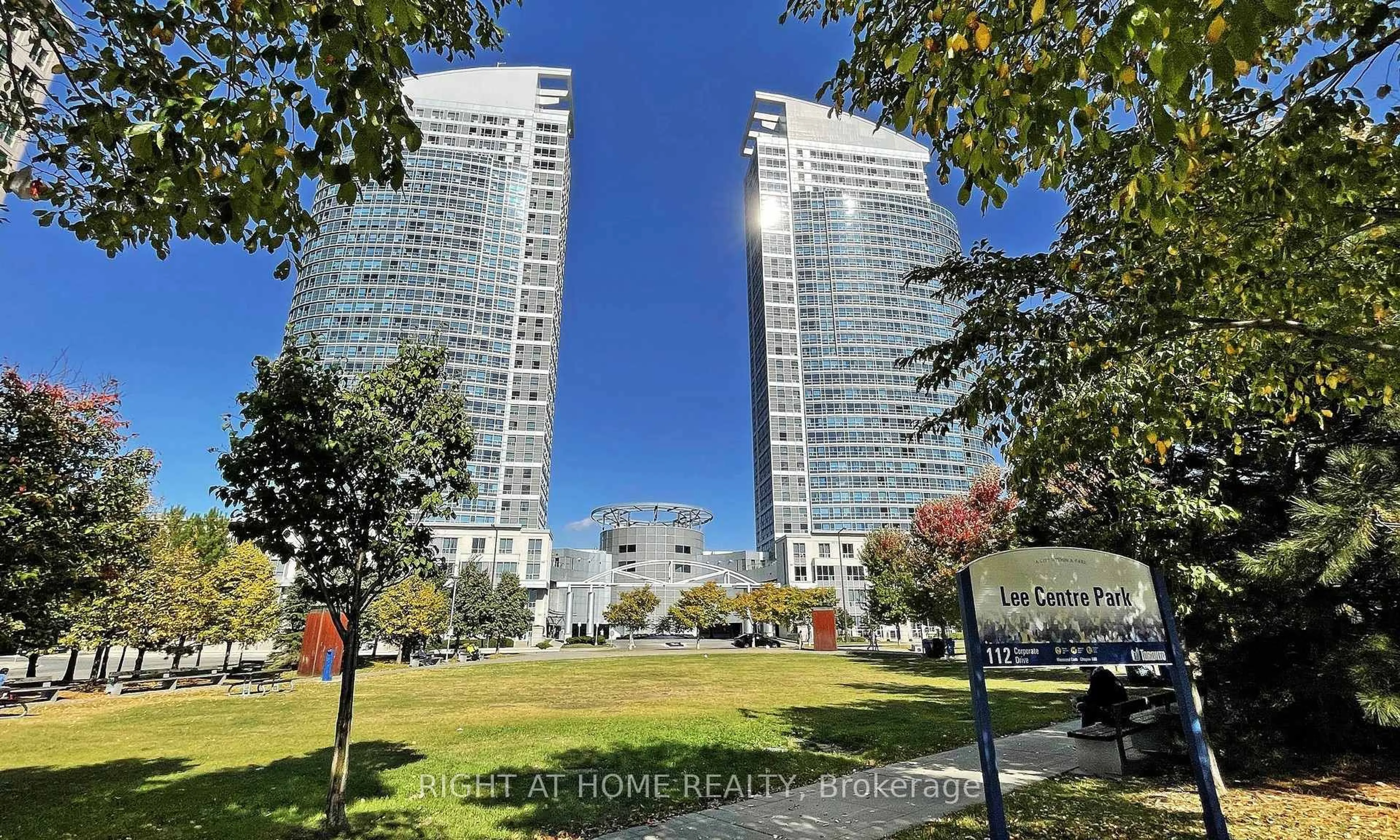 Unknown for 36 Lee Centre Dr #Th112, Toronto Ontario M1H 3K2
