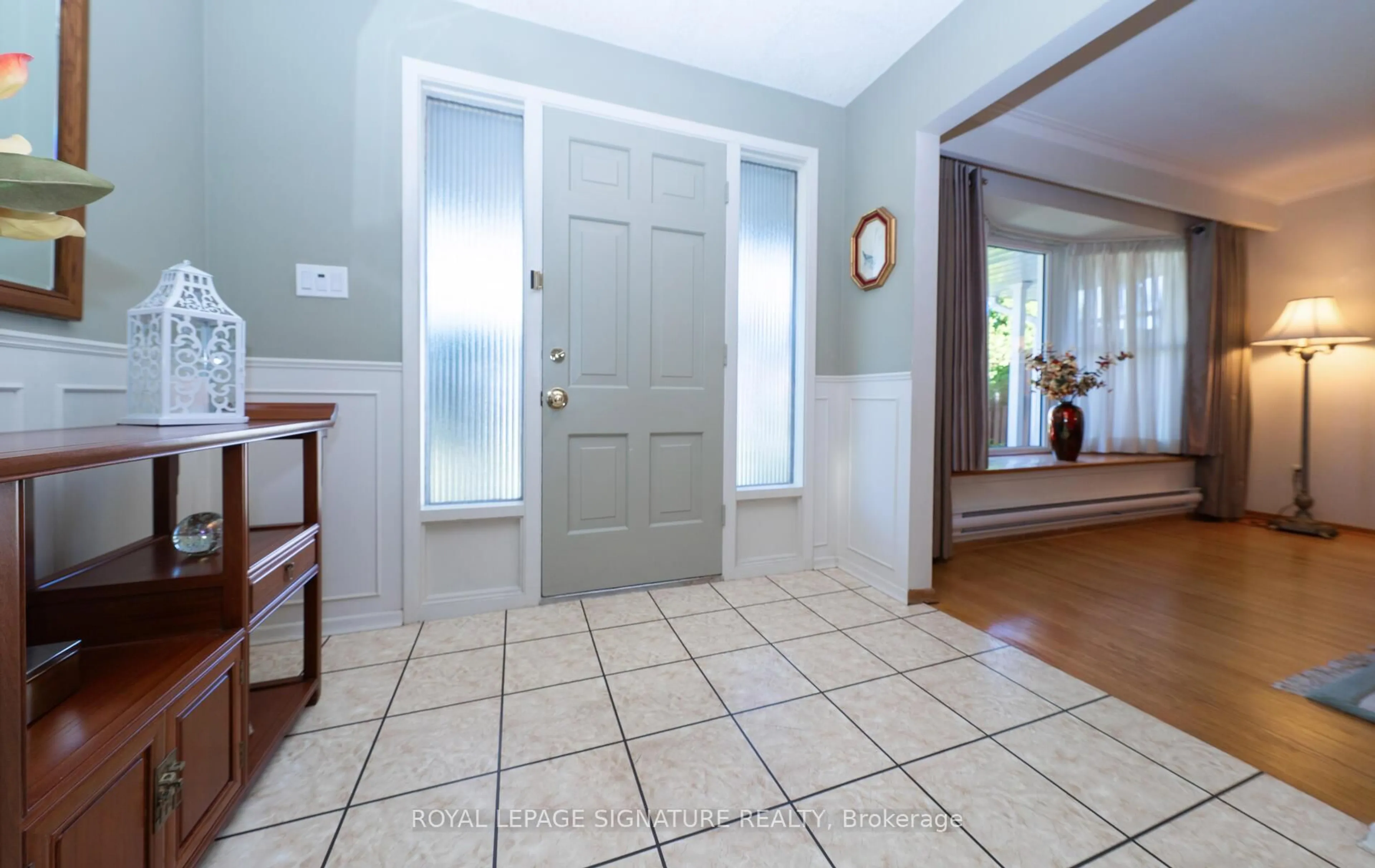 Indoor entryway for 43 Collingsbrook Blvd, Toronto Ontario M1W 1L9