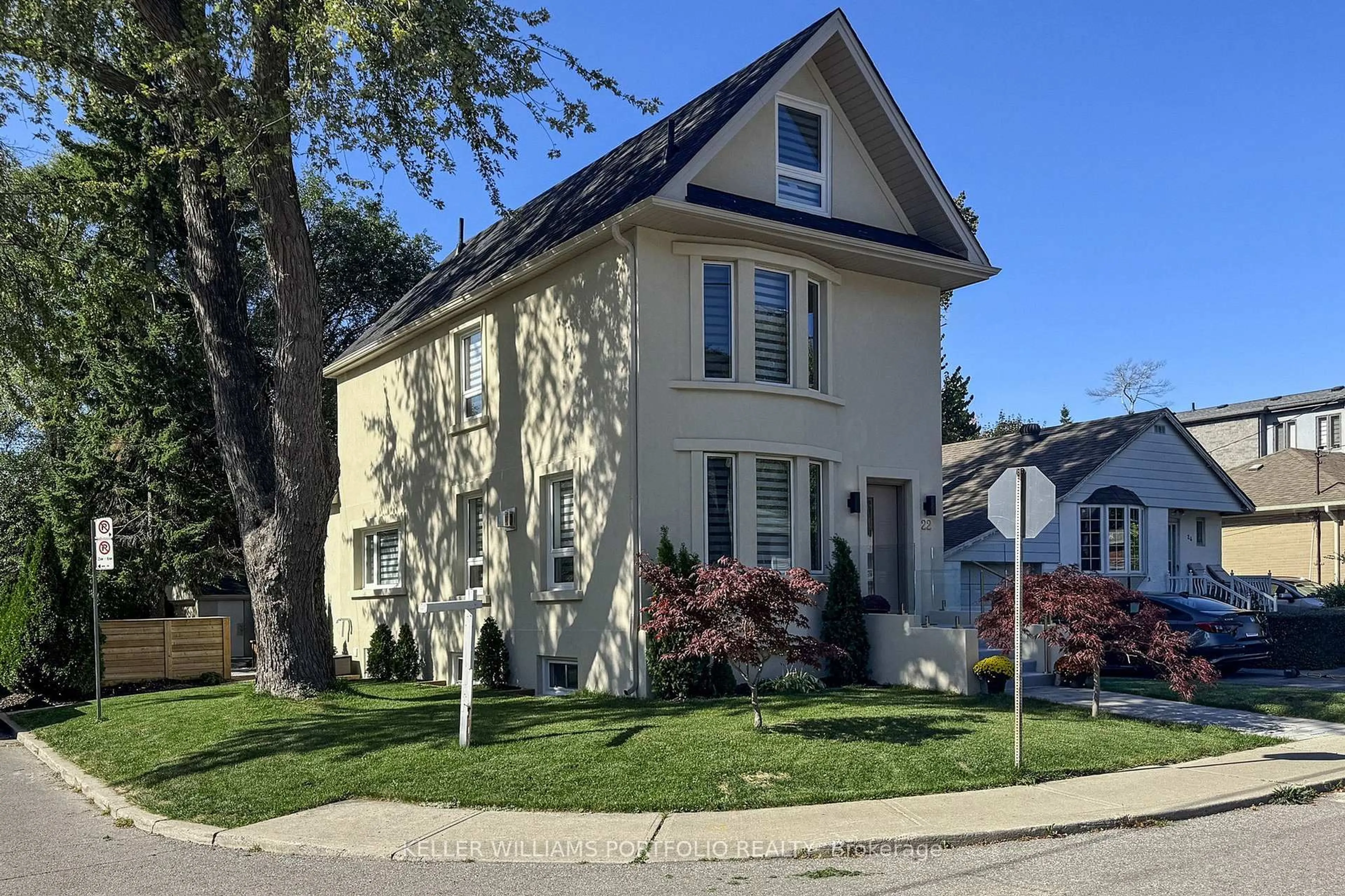Home with vinyl exterior material, street for 22 Pitt Ave, Toronto Ontario M1L 2R1