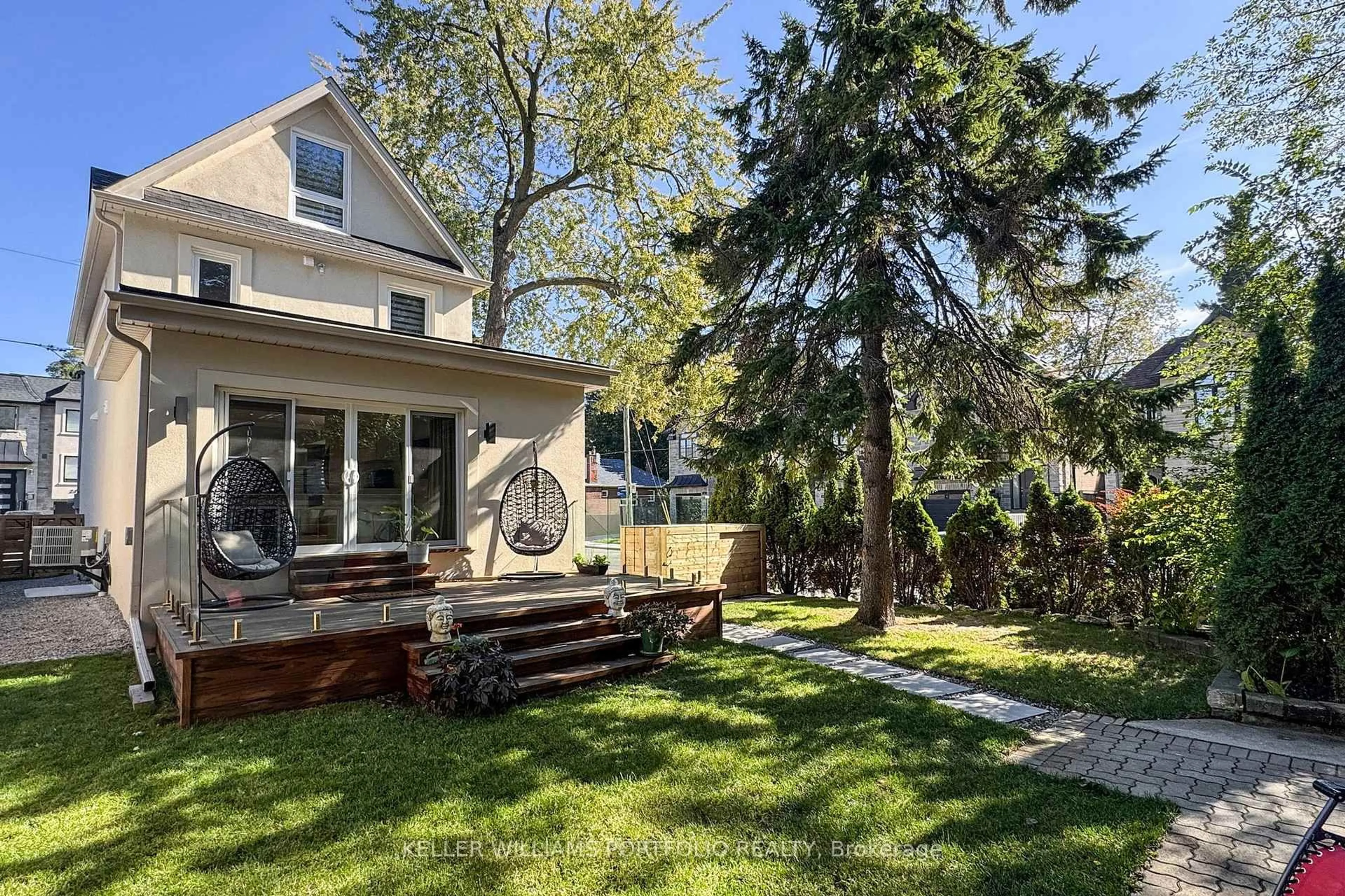 Patio, street for 22 Pitt Ave, Toronto Ontario M1L 2R1