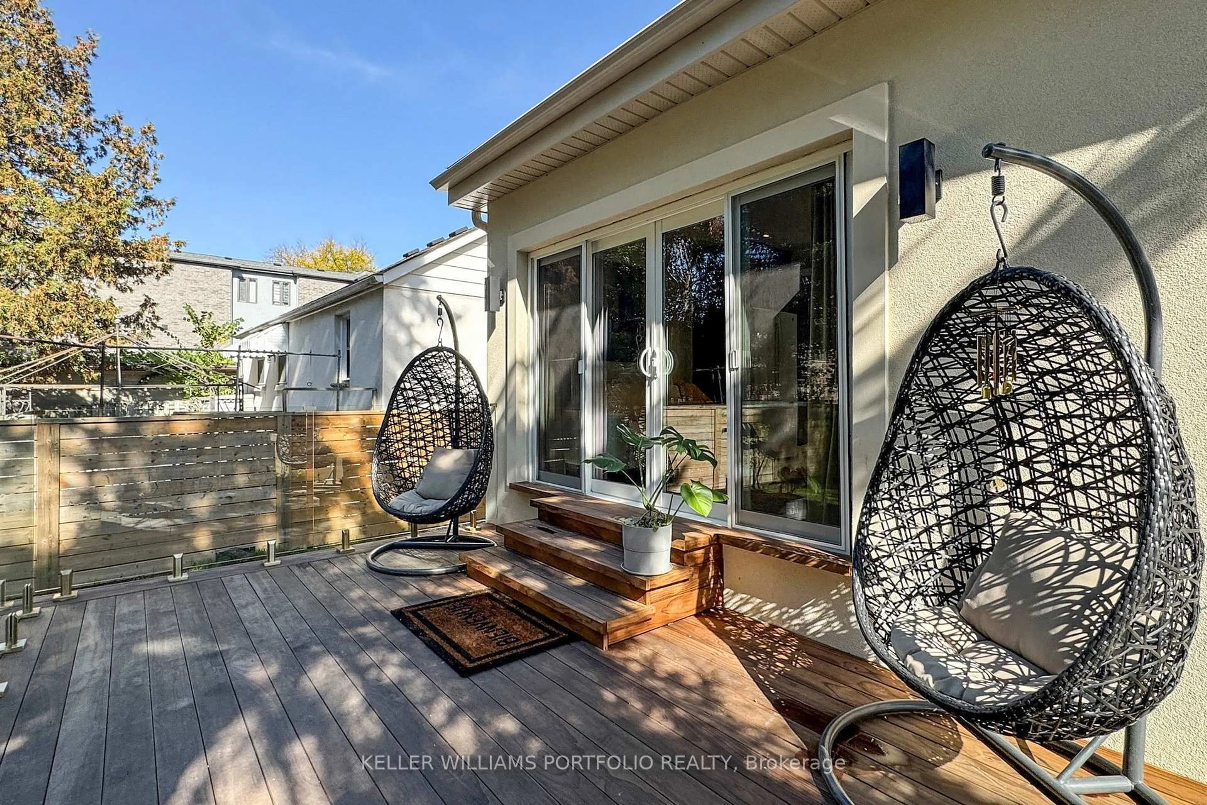 Patio, street for 22 Pitt Ave, Toronto Ontario M1L 2R1