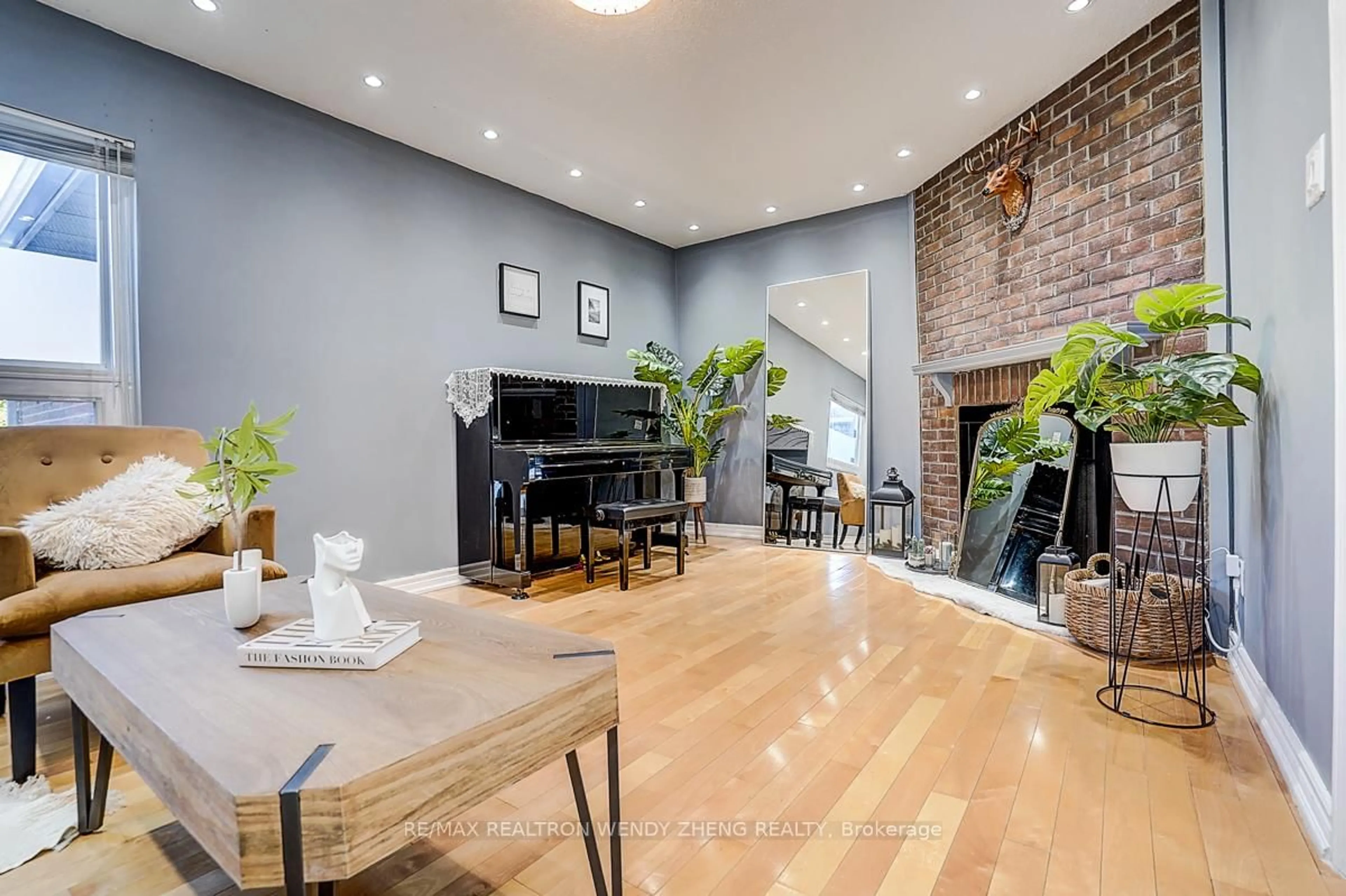 Living room with furniture, unknown for 90 Radwell Cres, Toronto Ontario M1V 2J5