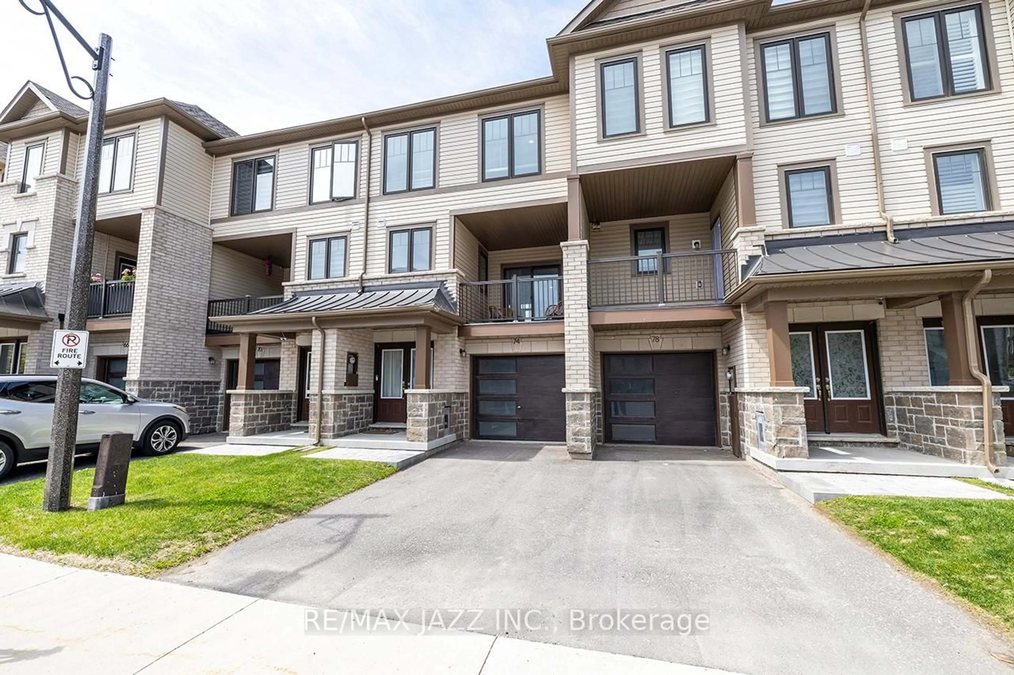 Unknown for 74 Ambereen Pl, Clarington Ontario L1C 7H5