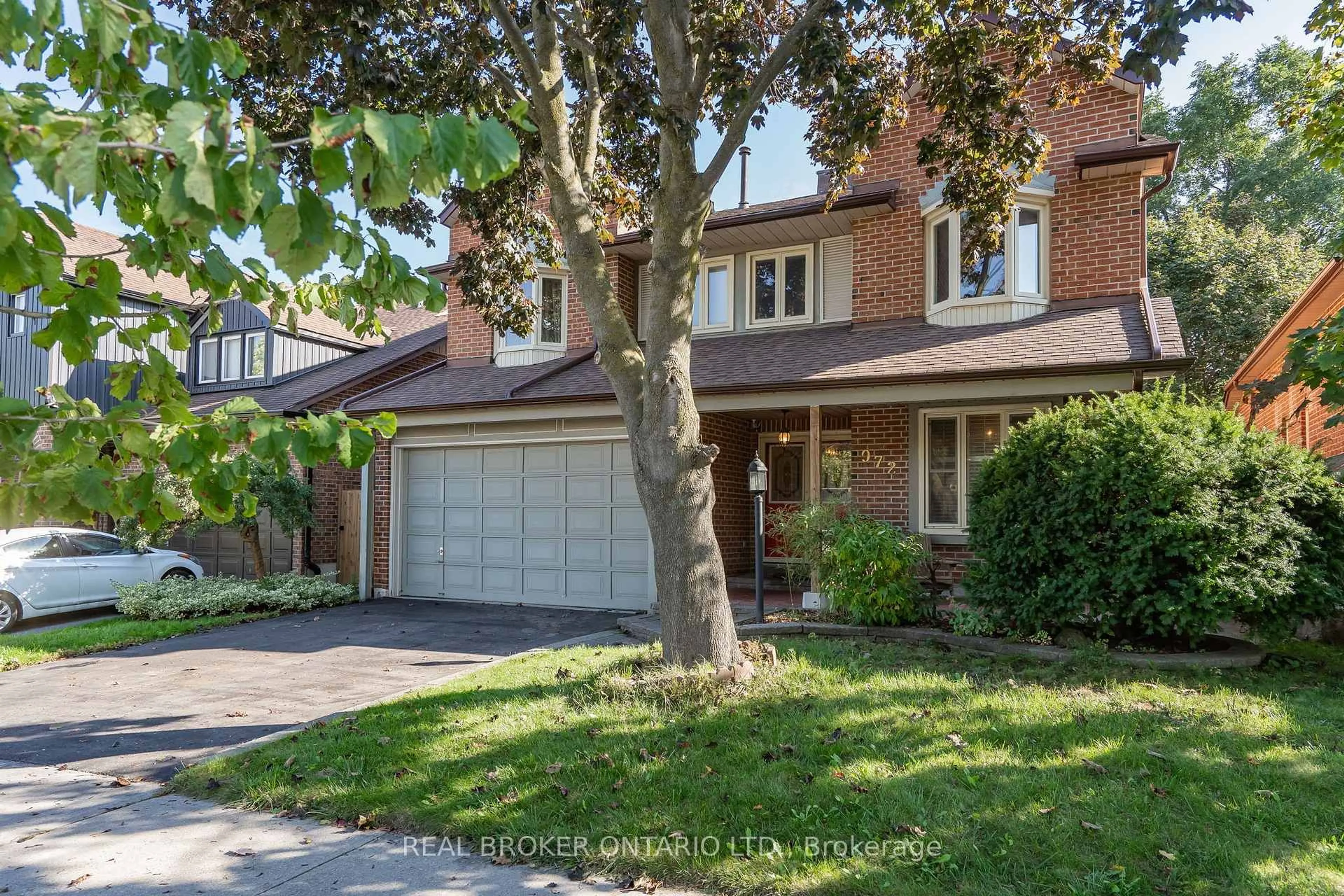 Home with brick exterior material, street for 972 Gablehurst Cres, Pickering Ontario L1V 5G4