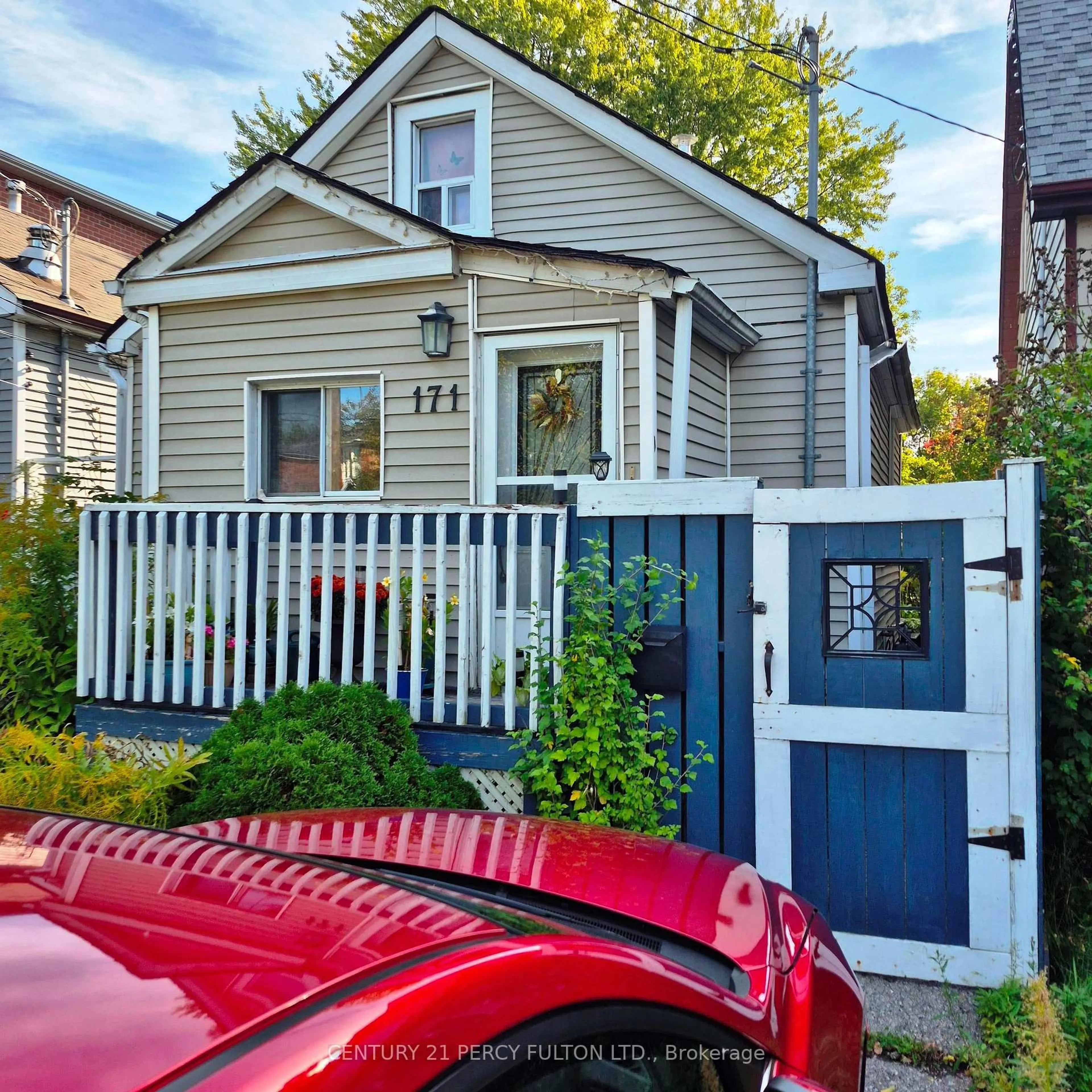 Home with vinyl exterior material, street for 171 Raleigh Ave, Toronto Ontario M1K 1A5