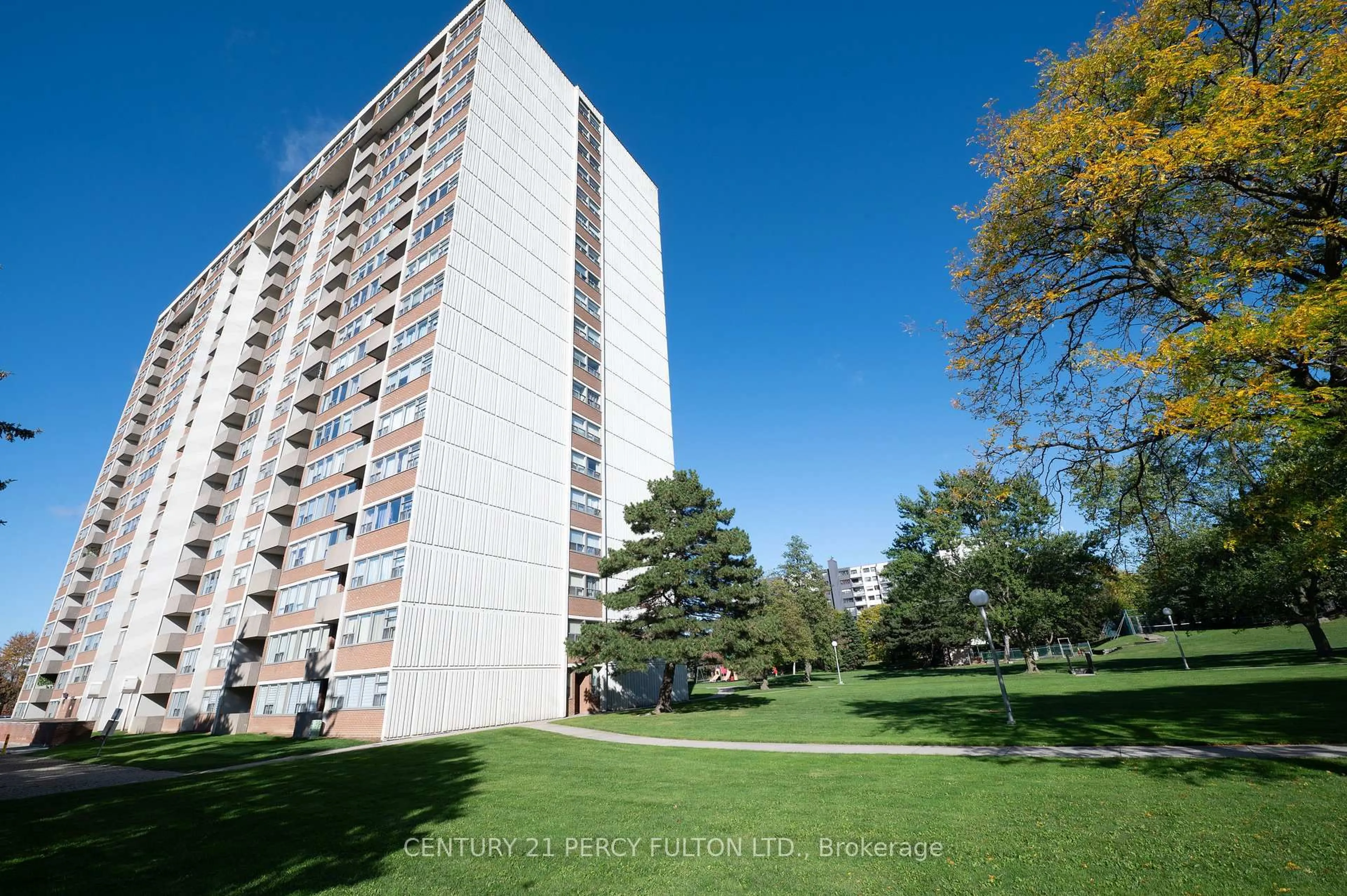 A pic from outside/outdoor area/front of a property/back of a property/a pic from drone, building for 25 Silver Springs Blvd #301, Toronto Ontario M1V 1M9
