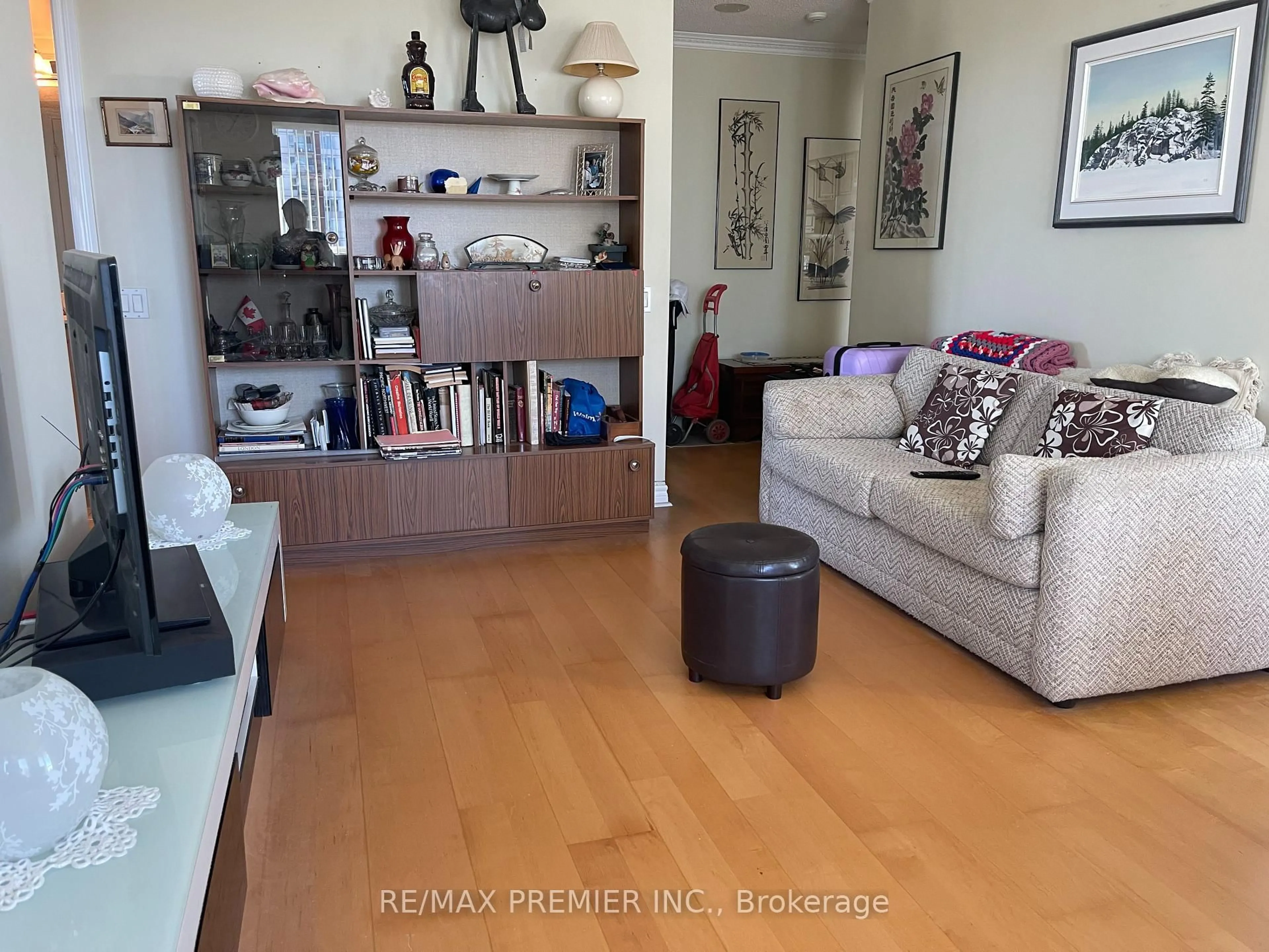Living room with furniture, unknown for 61 Town Centre Crt #2103, Toronto Ontario M1P 5C5