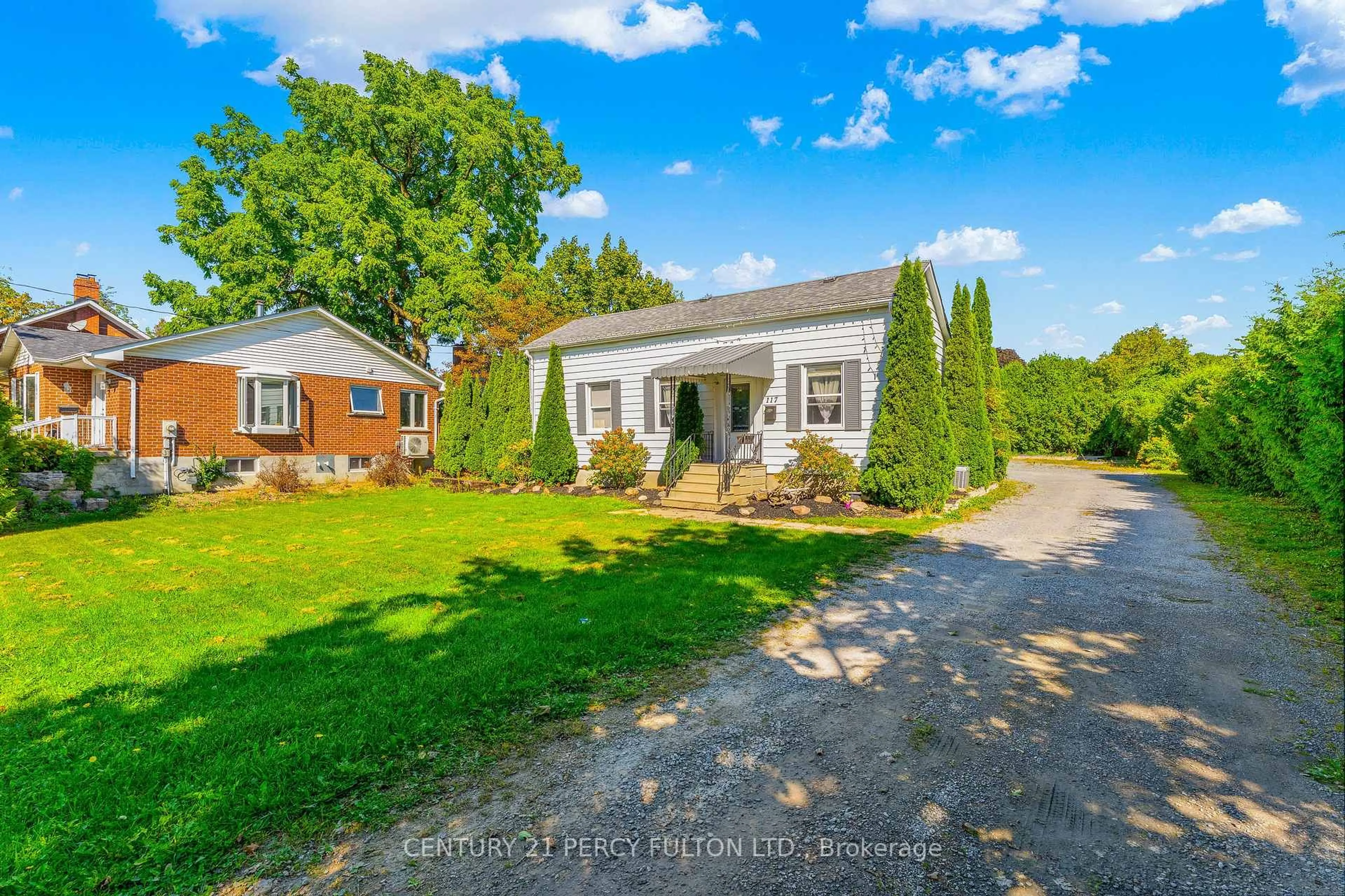 A pic from outside/outdoor area/front of a property/back of a property/a pic from drone, street for 117 Scugog St, Clarington Ontario L1C 3J3