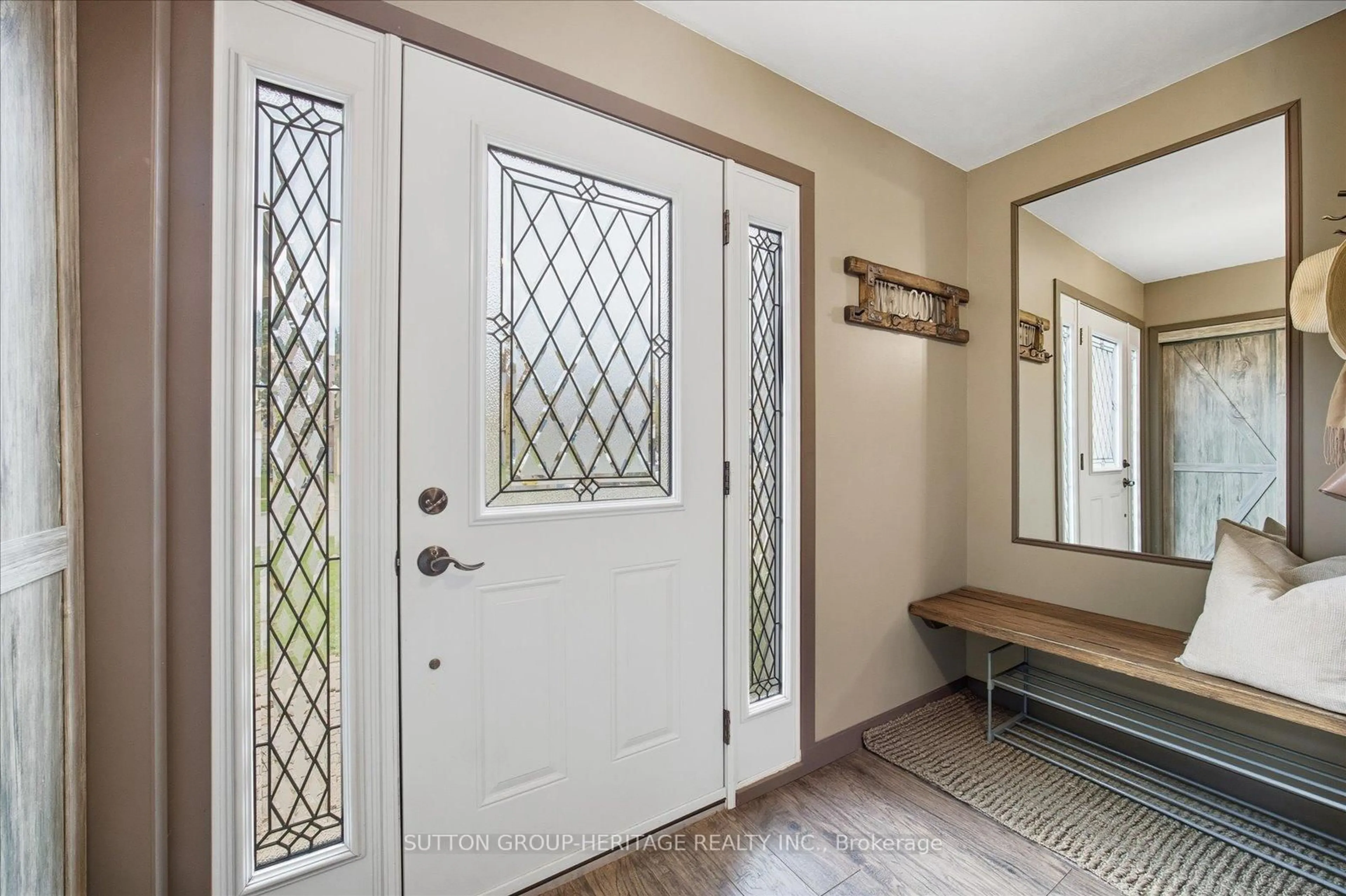 Indoor entryway for 1509 Woodruff Cres, Pickering Ontario L1V 3S5
