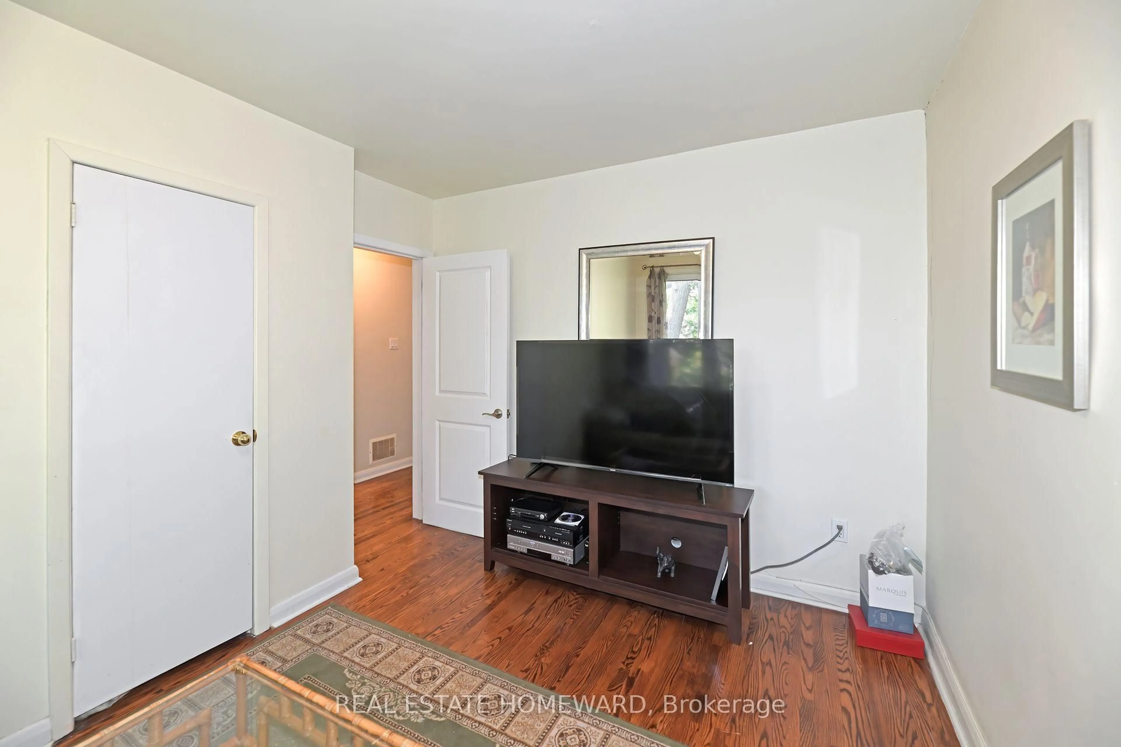 Unknown for 9 Red Deer Ave, Toronto Ontario M1N 2Y6