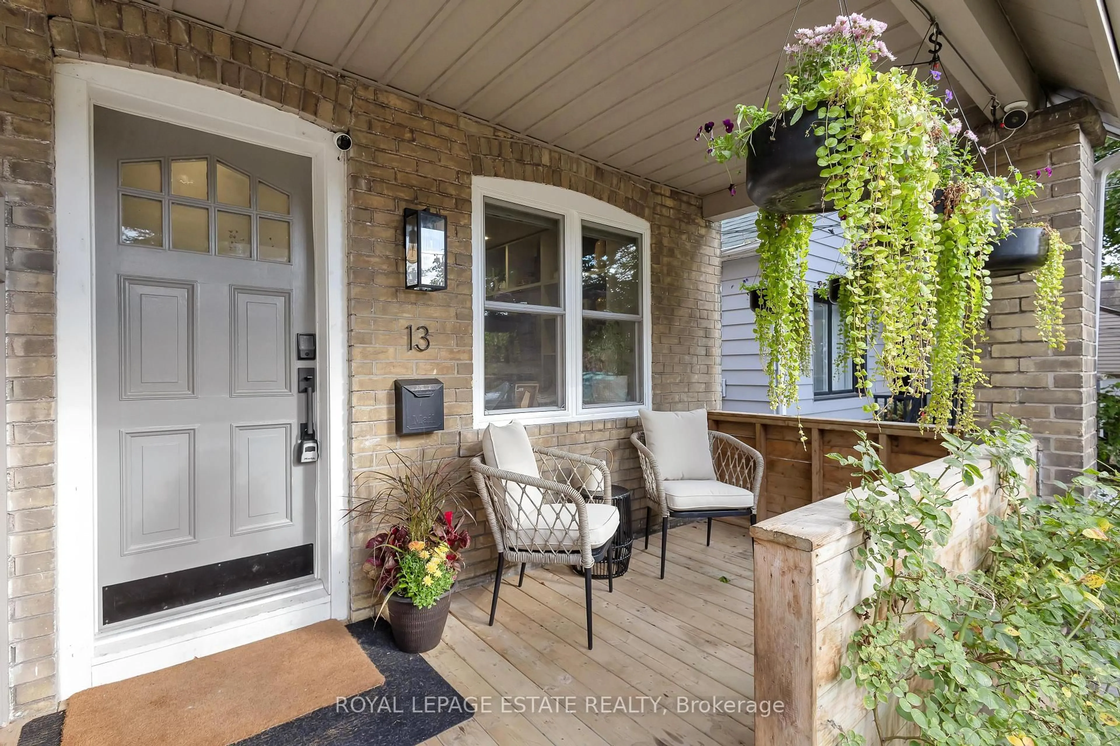 Indoor entryway for 13 Eastdale Ave, Toronto Ontario M4C 4Z8