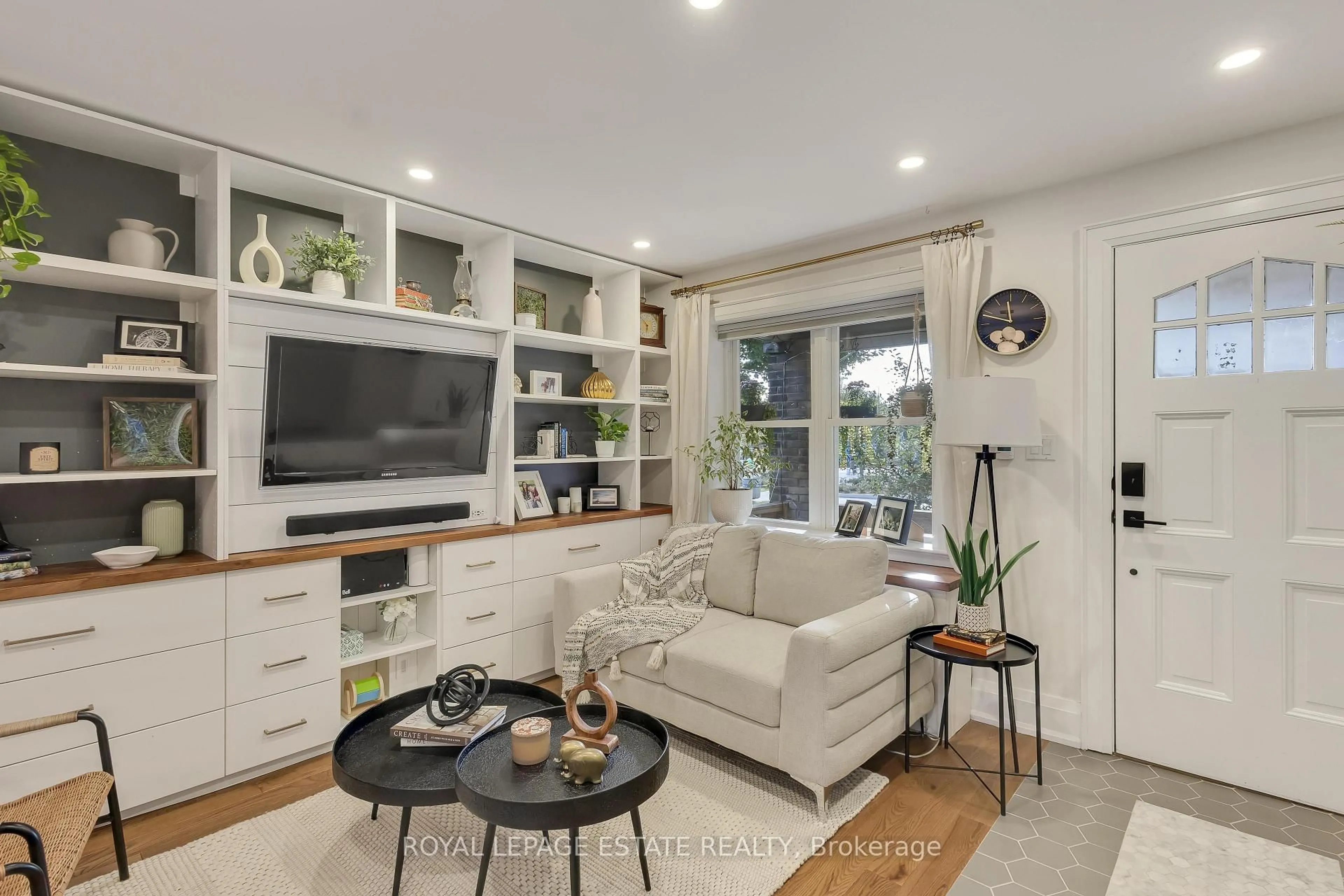 Living room with furniture, unknown for 13 Eastdale Ave, Toronto Ontario M4C 4Z8