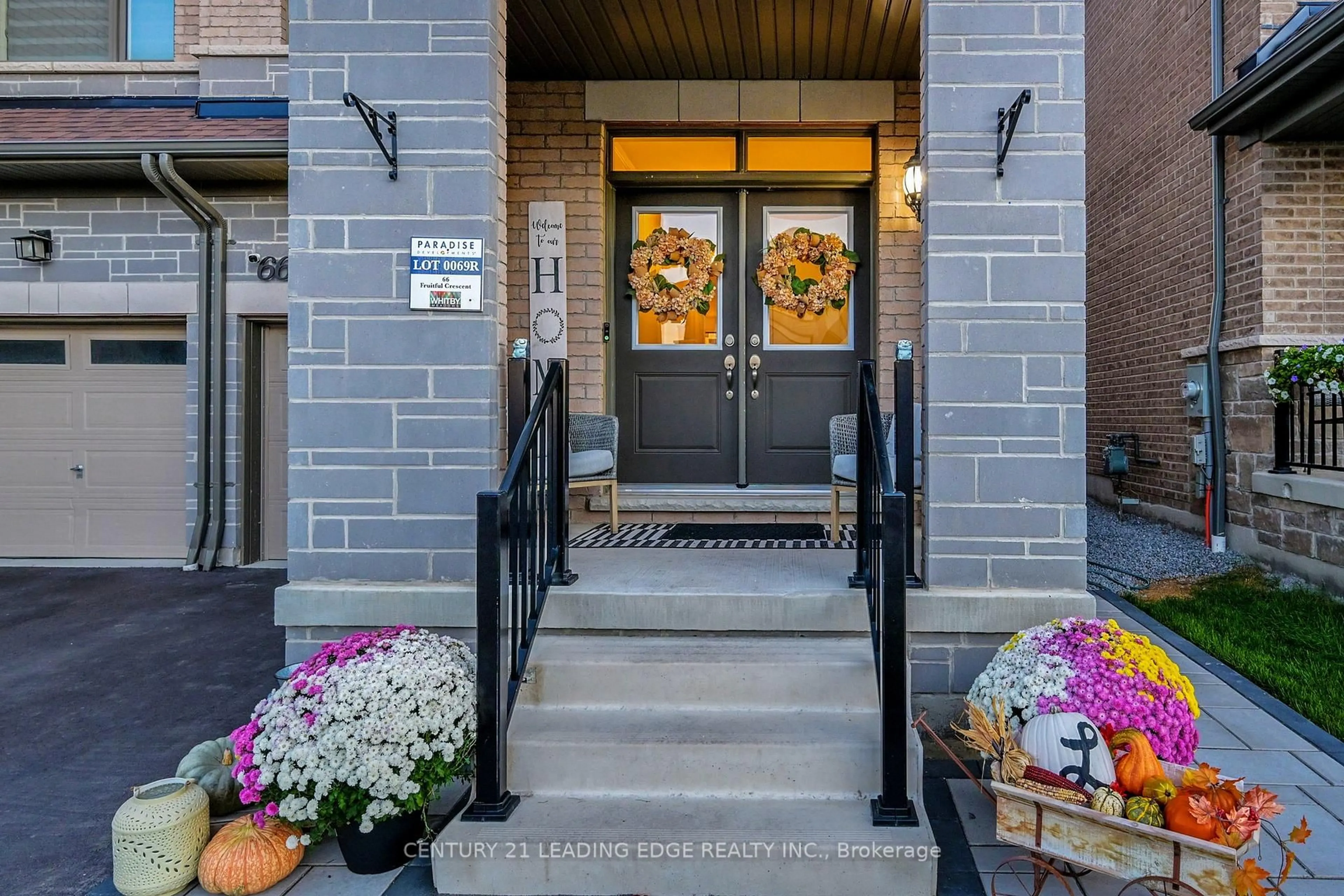Indoor entryway for 66 Fruitful Cres, Whitby Ontario L1P 0N3