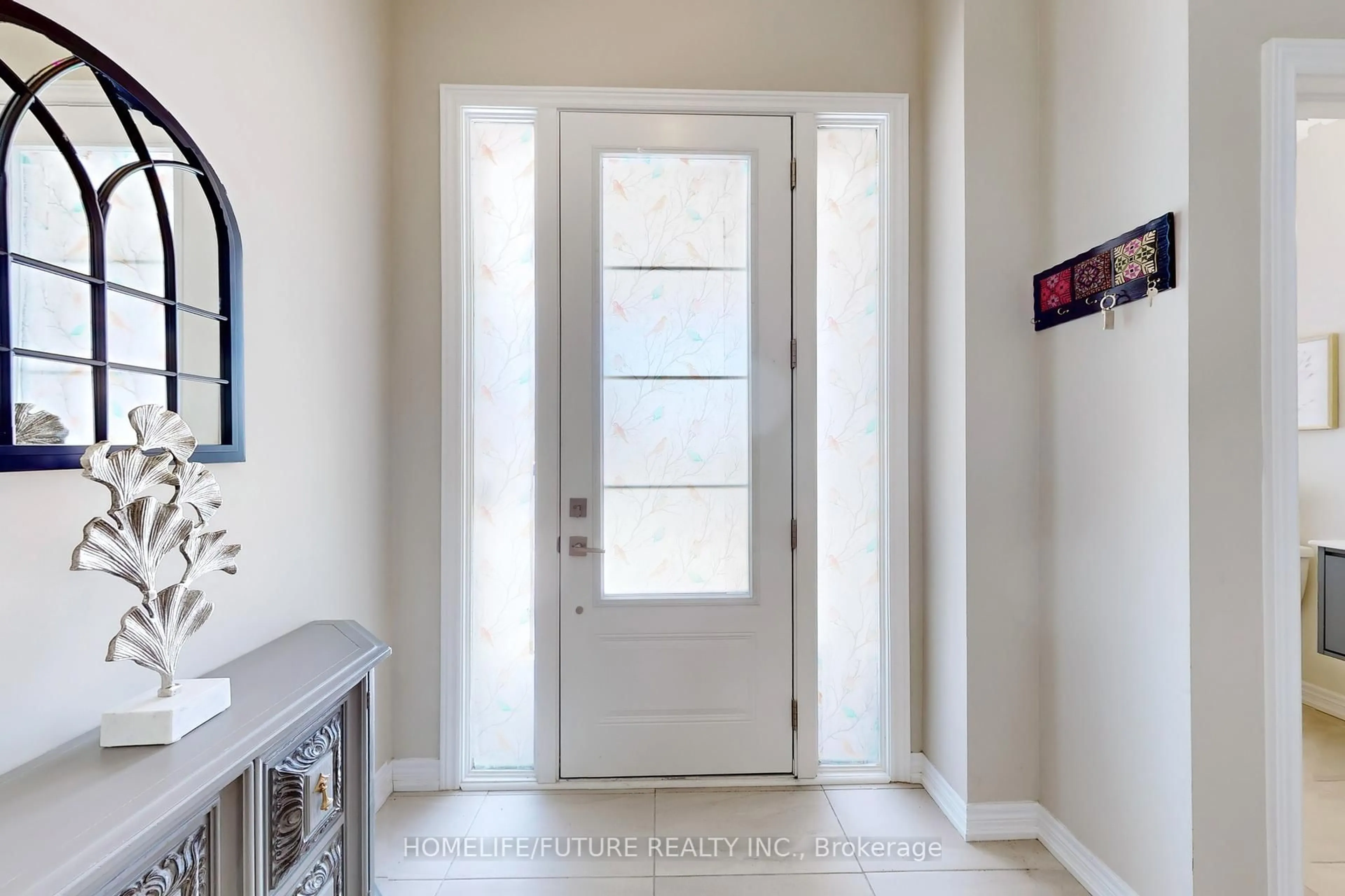 Indoor entryway for 972 Andrew Murdoch St, Oshawa Ontario L1H 7K5