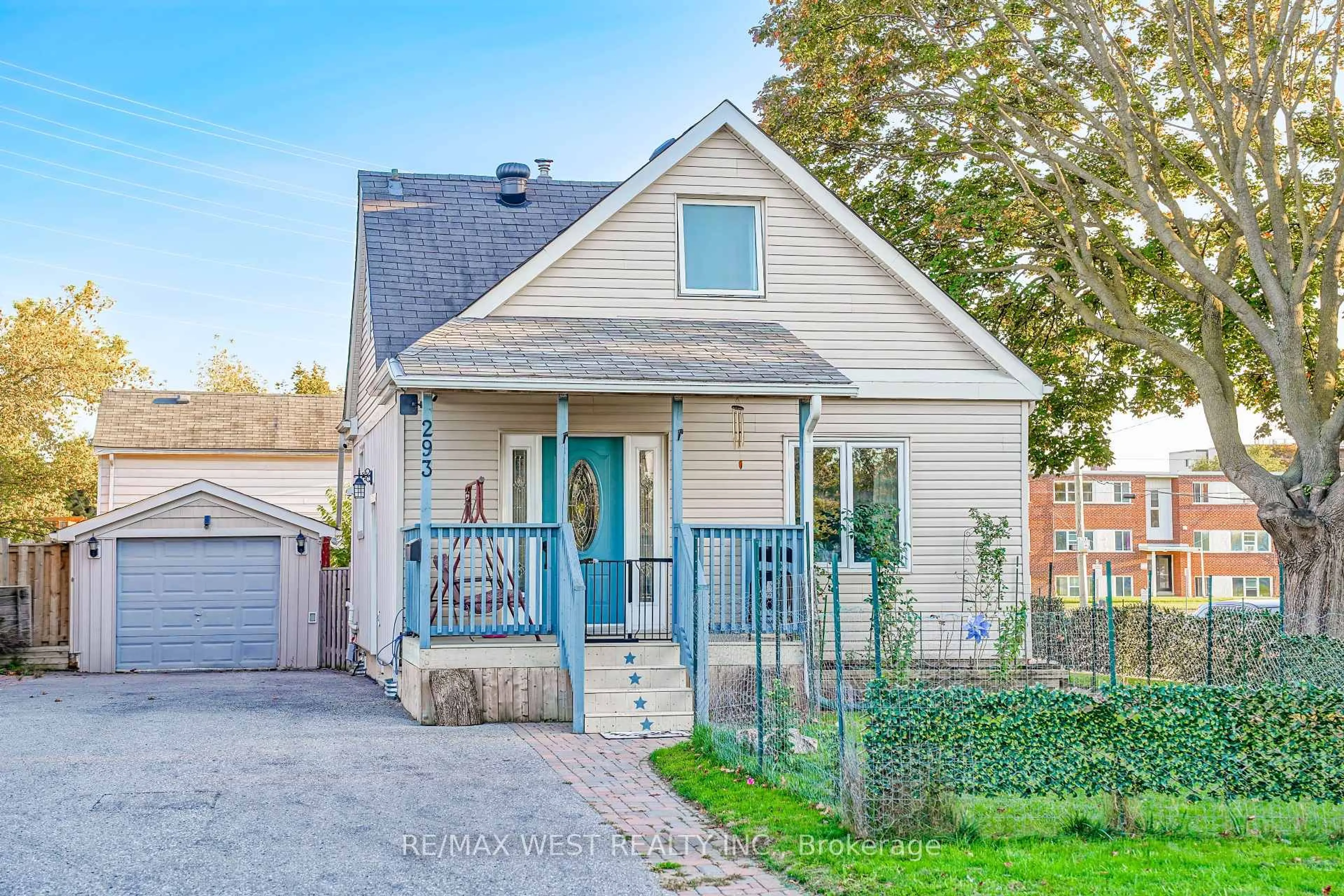 Home with brick exterior material, street for 293 Frontenac Ave, Oshawa Ontario L1J 2A5